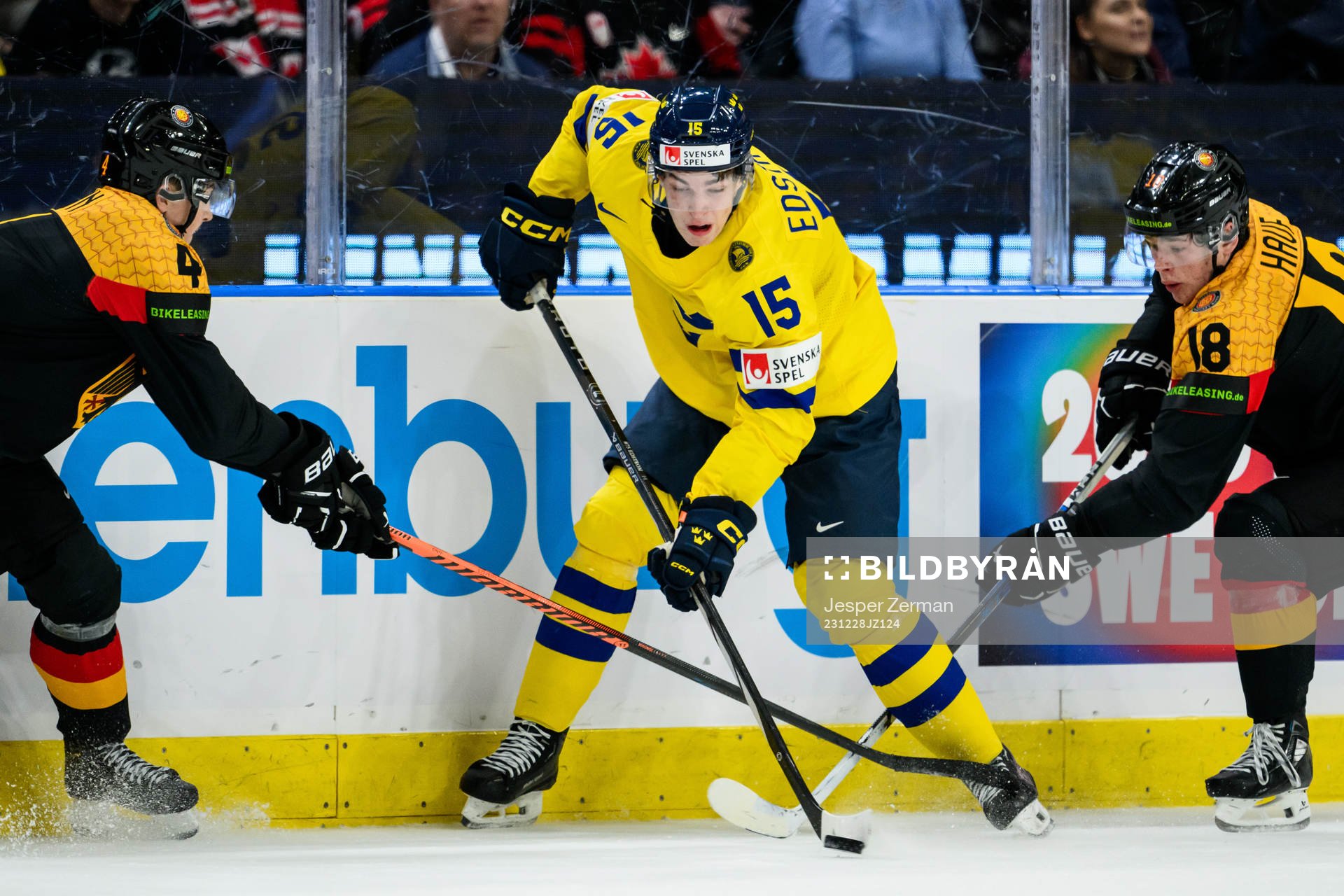 David Edstrom of Sweden against Phillip Sinn and Luca Hauf