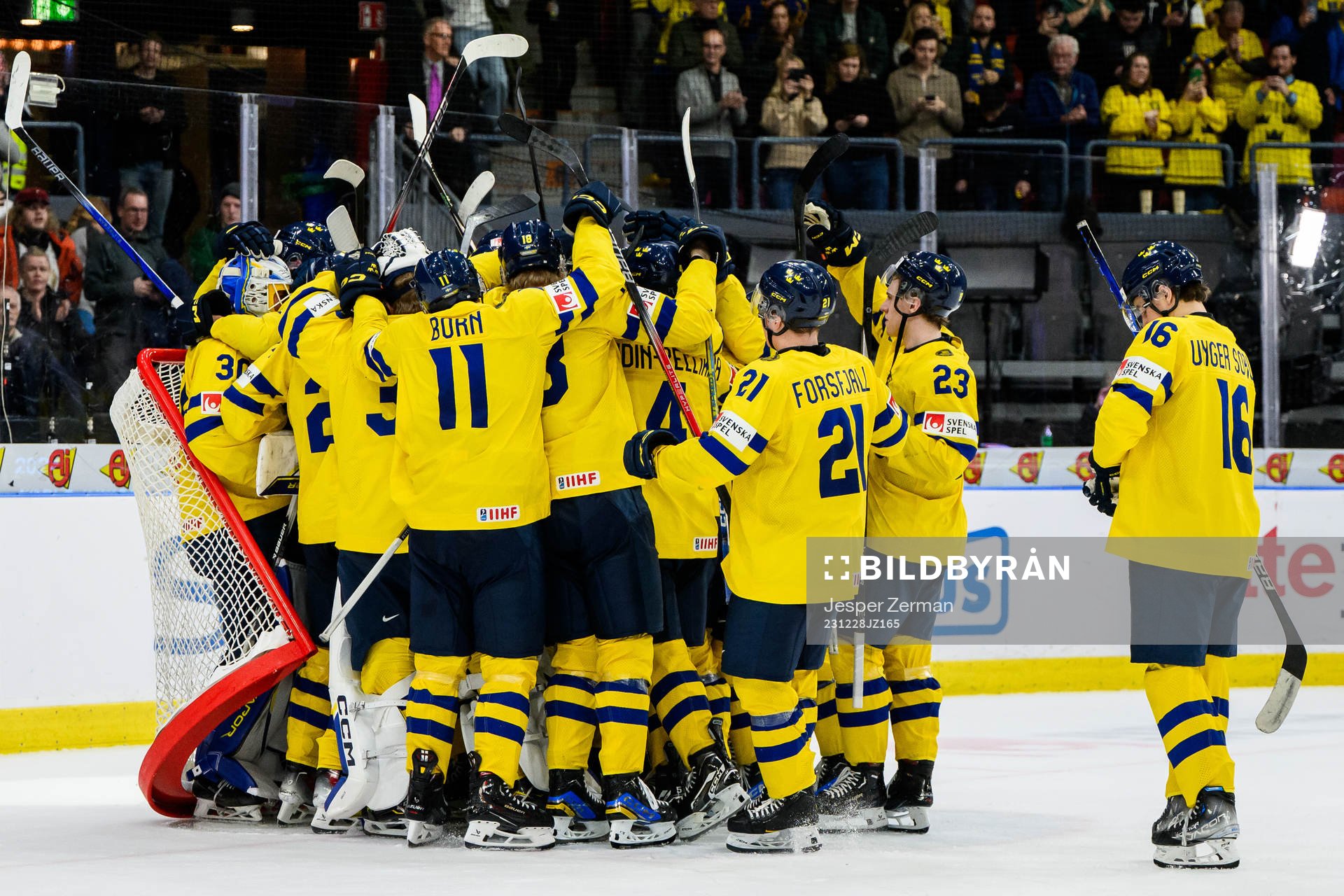 Players of Sweden celebrate