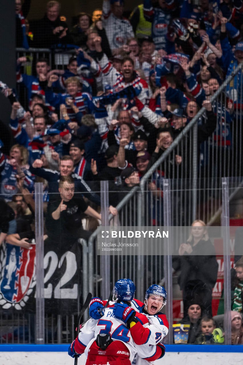 Oskarshamns Olli Palola och Johan Johnsson jublar