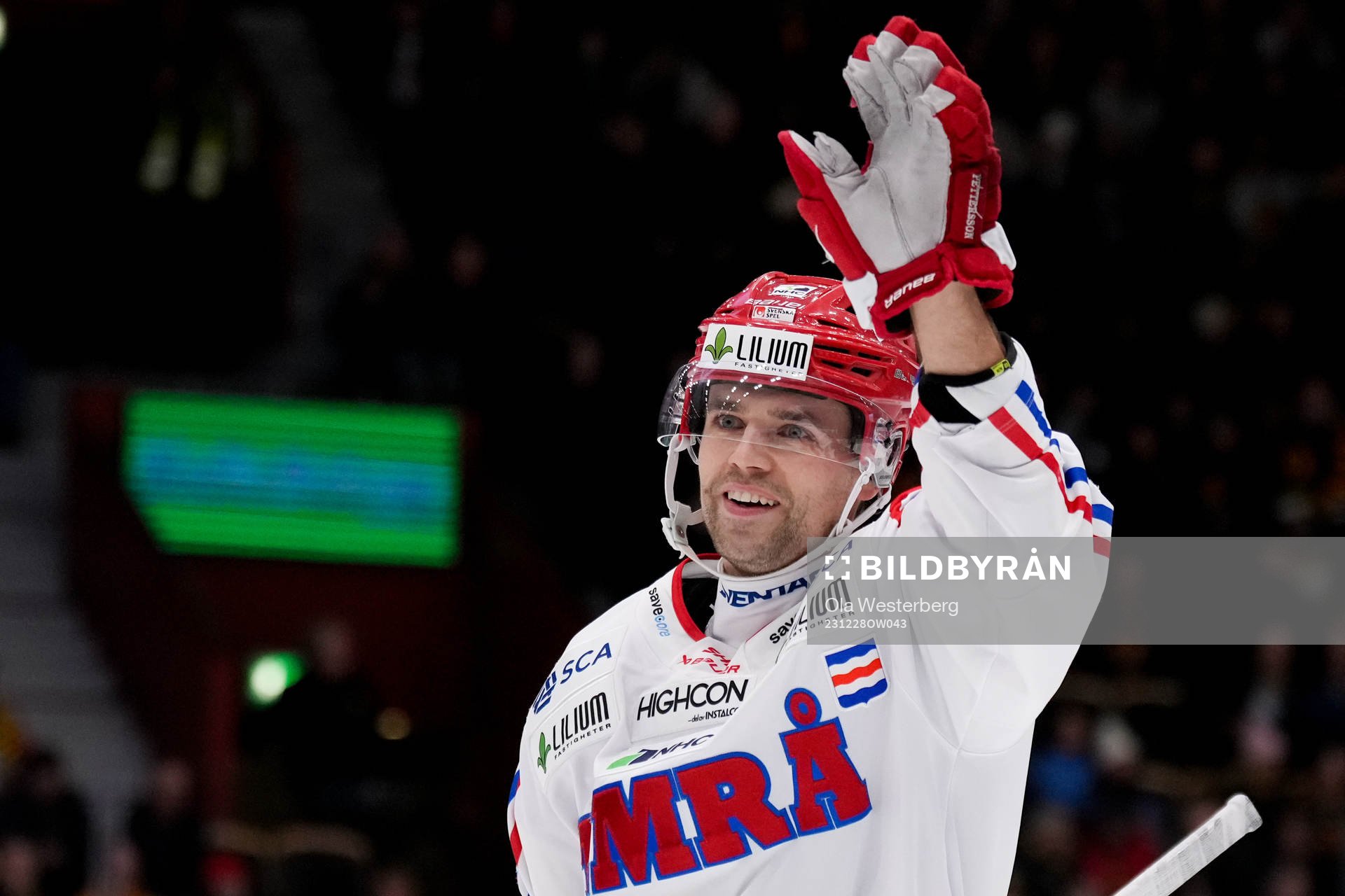 Timrås Emil Pettersson  jublar