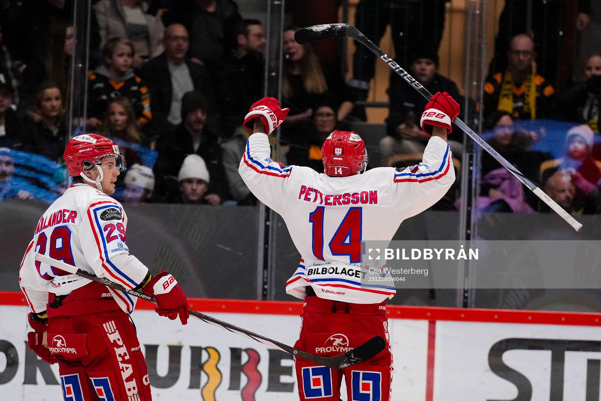 Timrås Filip Hållander och Emil Pettersson jublar