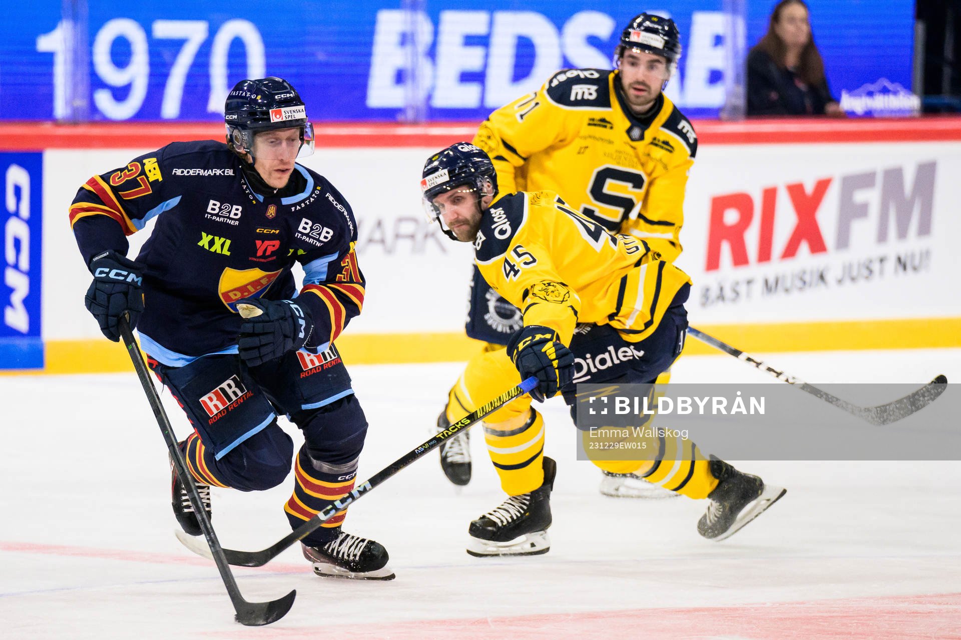 Djurgårdens John Norman och Södertäljes Sebastian Dyk