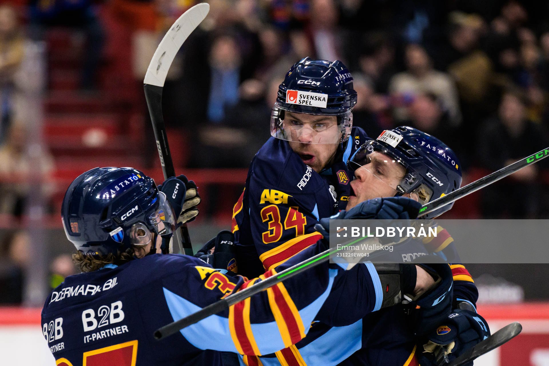 Djurgårdens Olle Liss och Daniel Brodin jublar 4-2