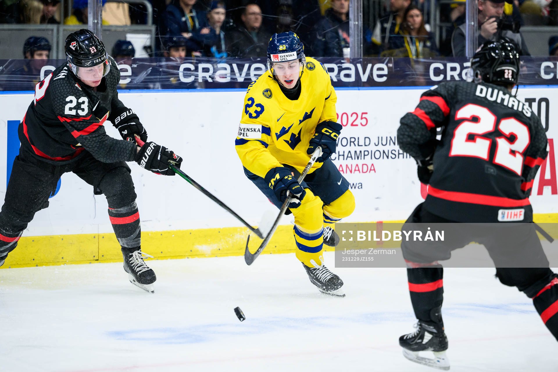 Ty Nelson of Canada and Jonathan Lekkerimäki of Sweden