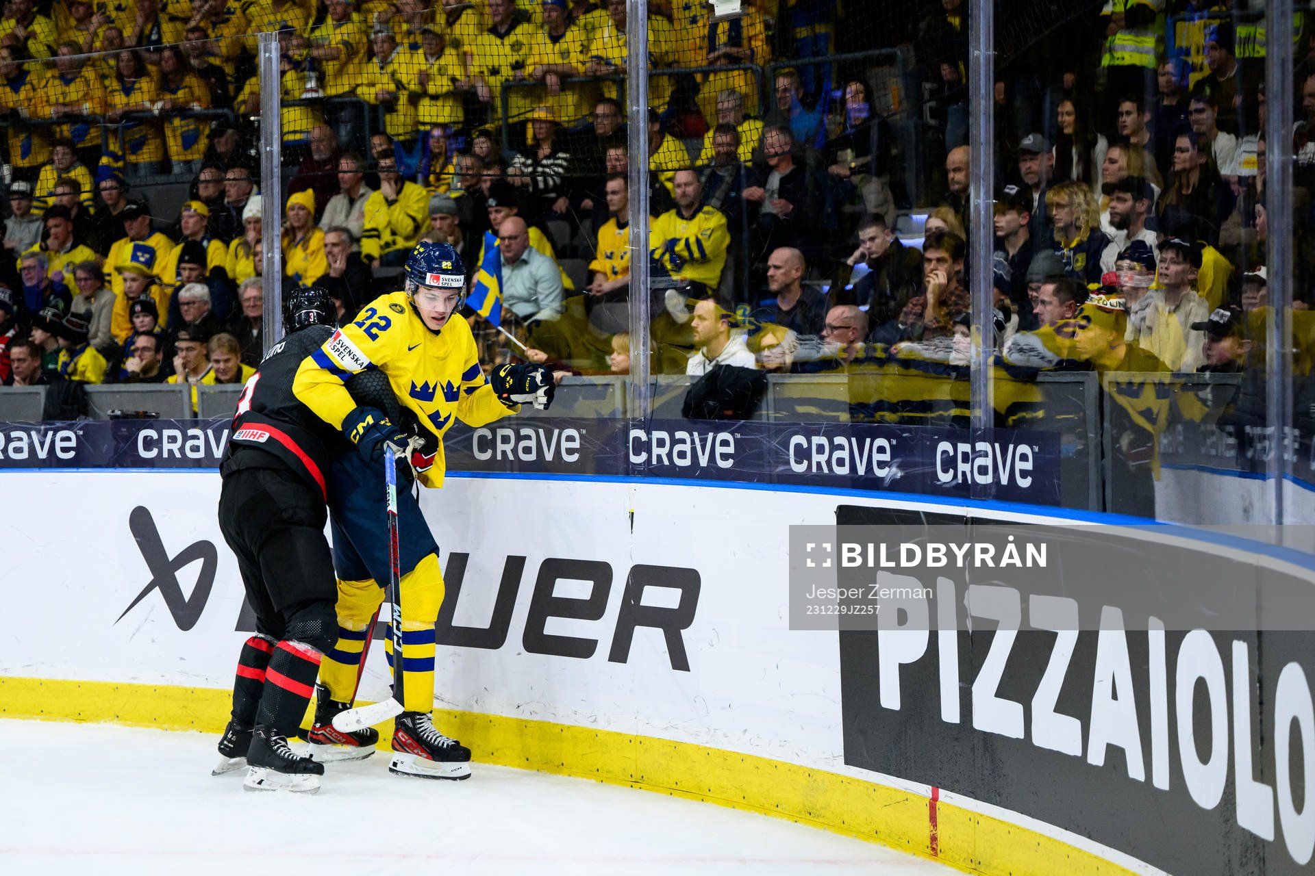 Jake Furlong of Canada and Anton Wahlberg of Sweden