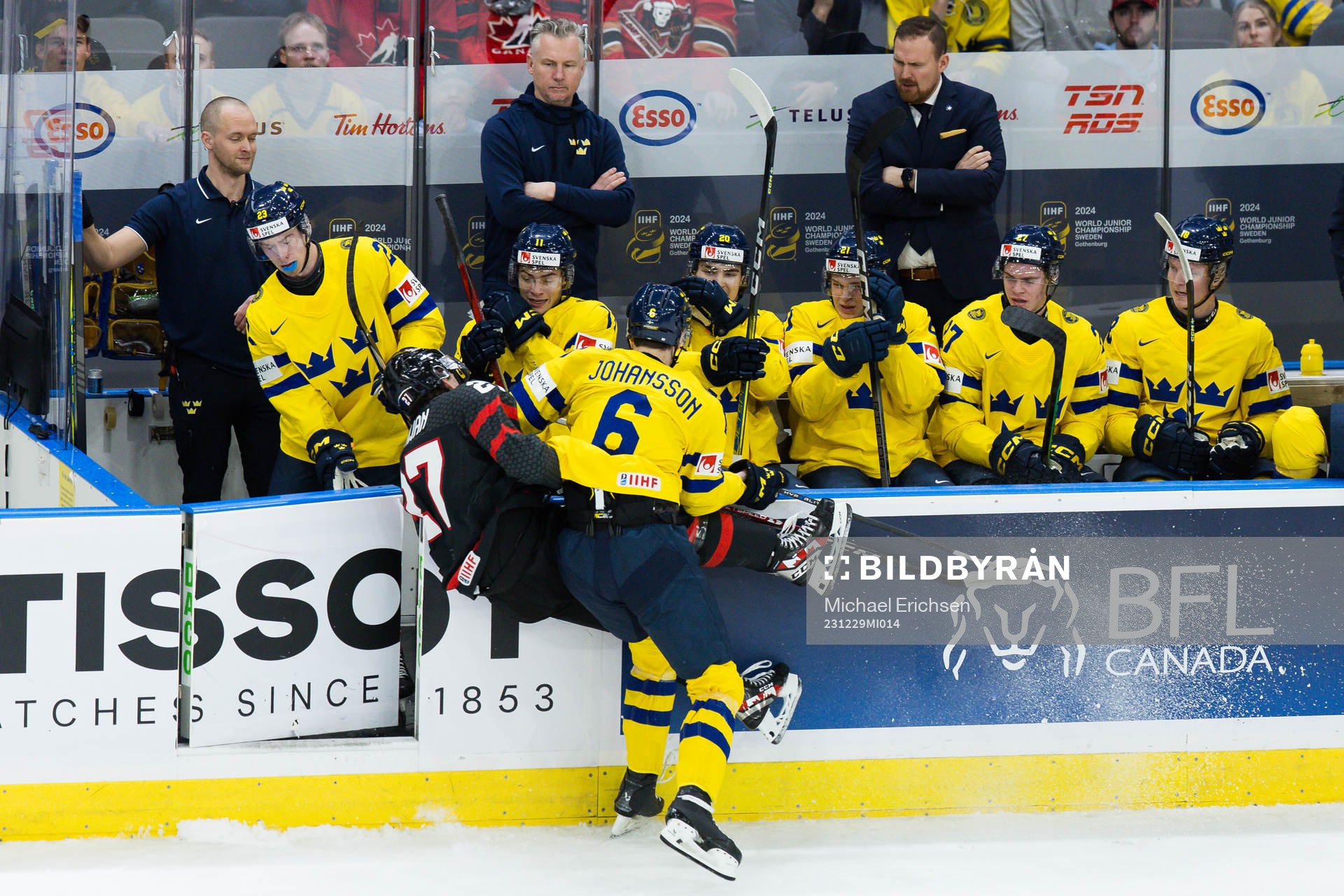 Anton Johansson of Sweden and Easton Cowan of Canada