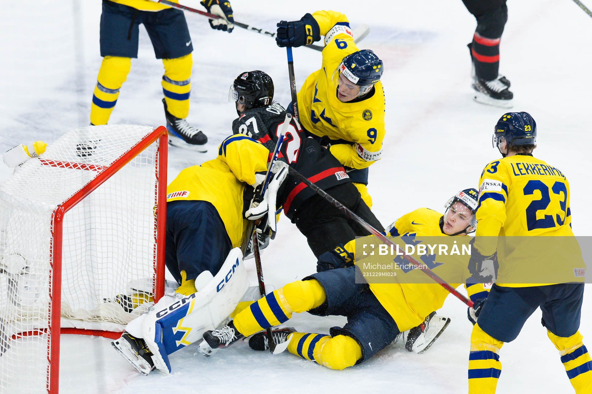 Goaltender Hugo Hävelid, Theo Lindstein, Tom Willander,