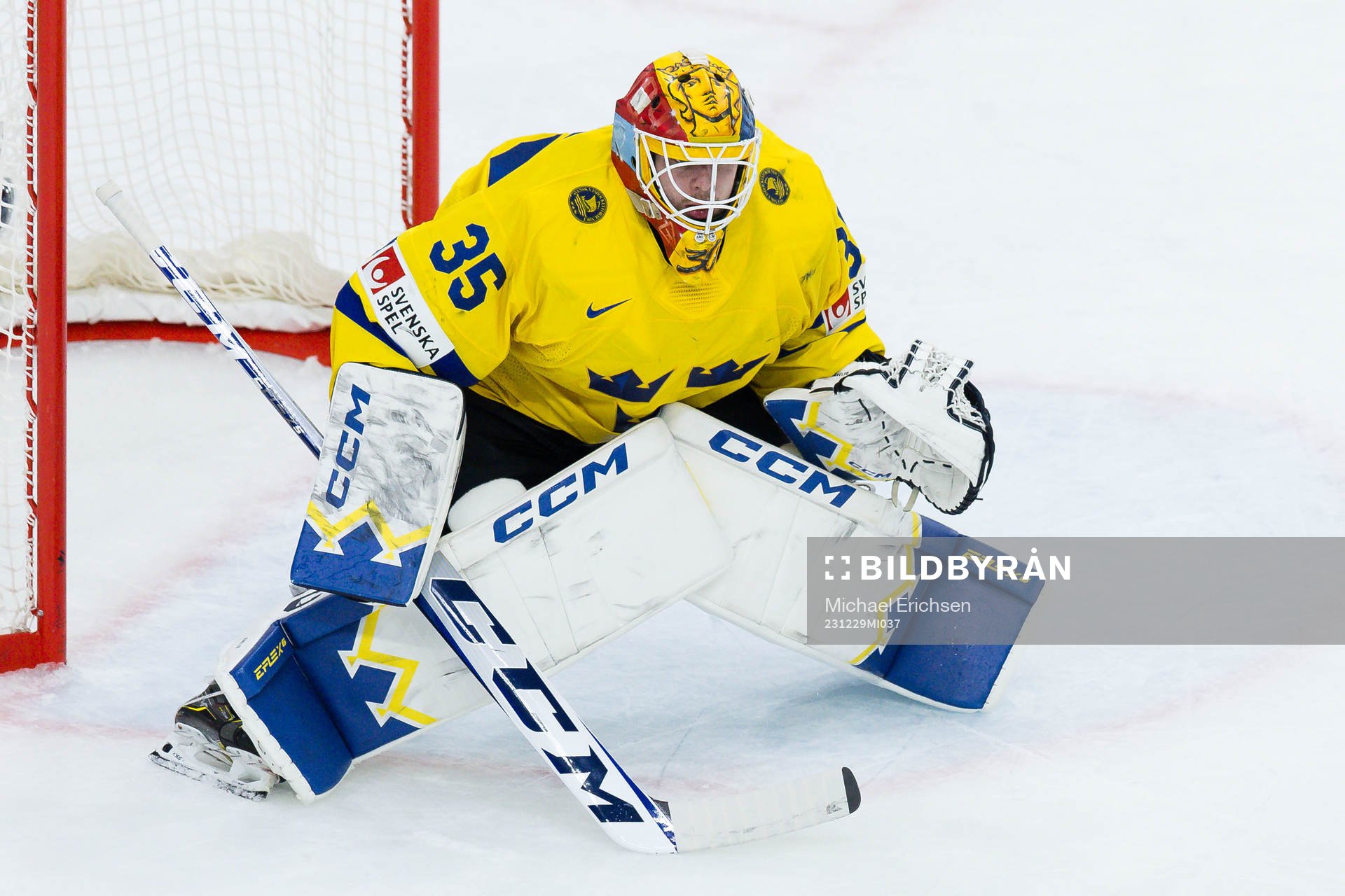 Goaltender Hugo Hävelid of Sweden