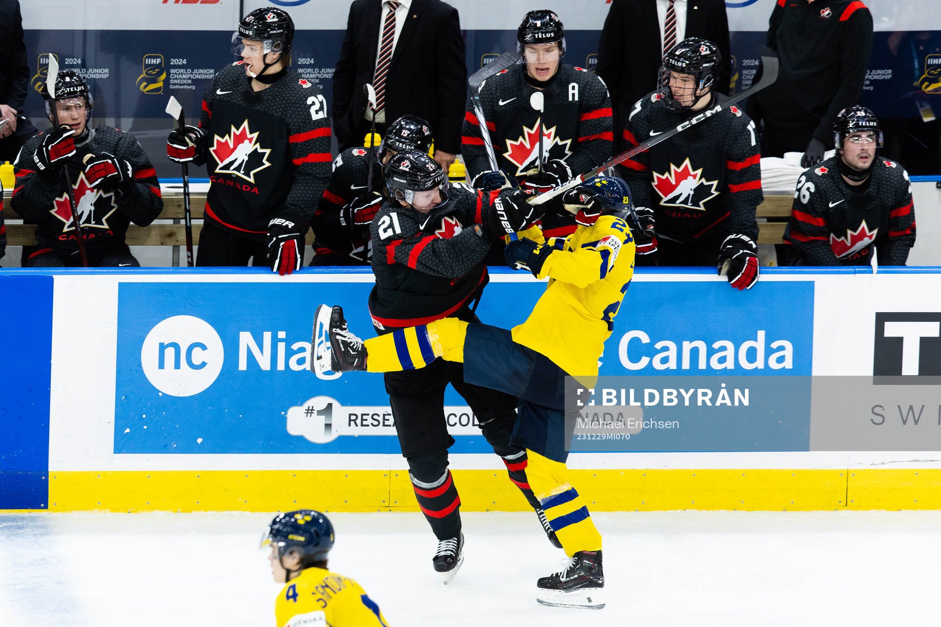 Owen Allard of Canada and Jonathan Lekkerimäki of Sweden