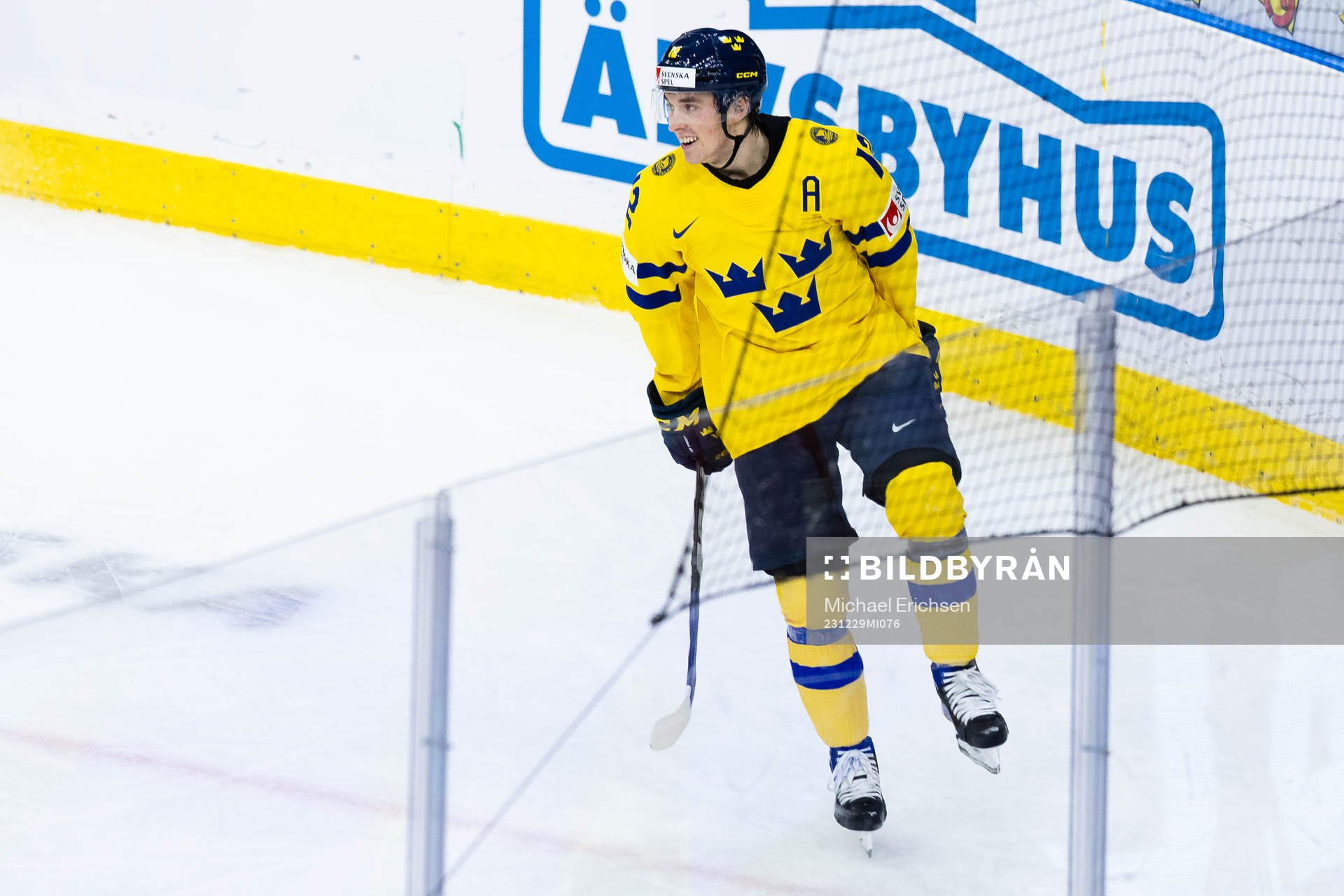 Noah Östlund celebrates scoring 0-2