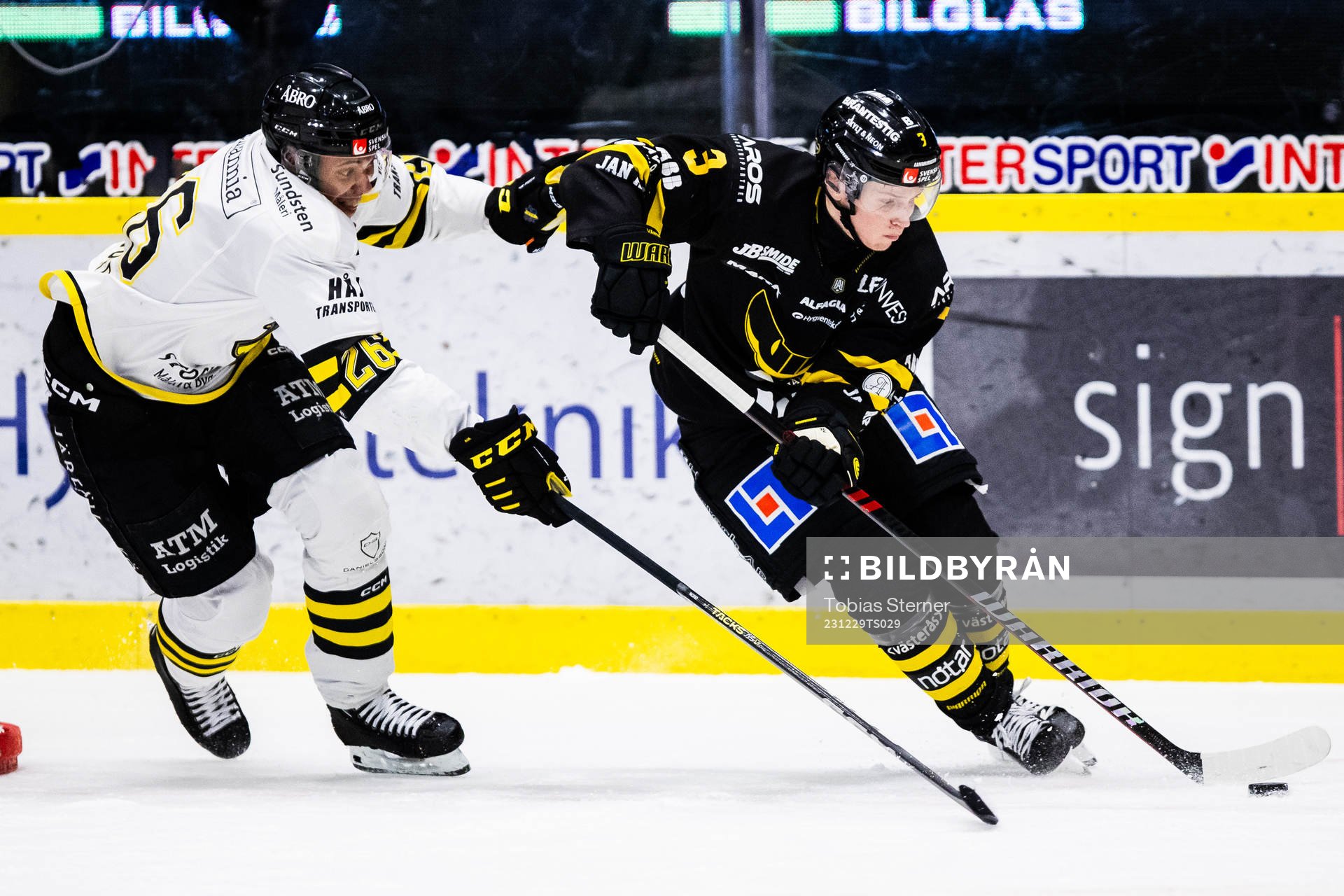AIKs Oscar Nord och Västerås Ludvig Östman