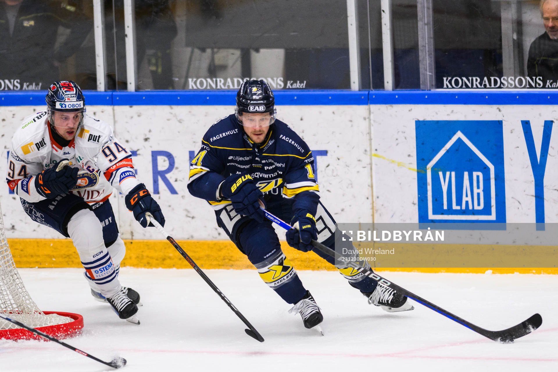 Växjös Joel Persson och HV71s Simon Önerud