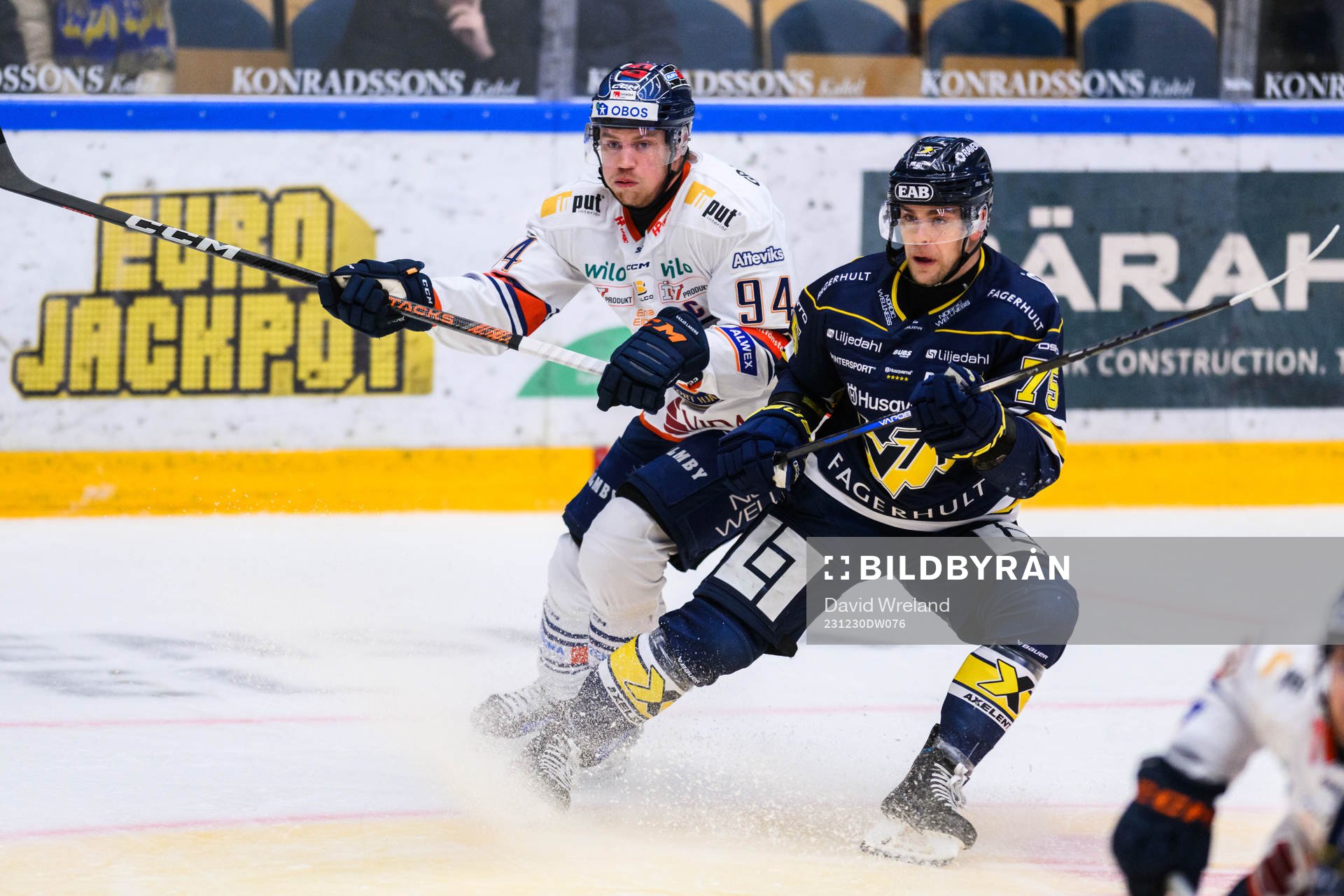 Växjös Joel Persson och HV71s Radan Lenc