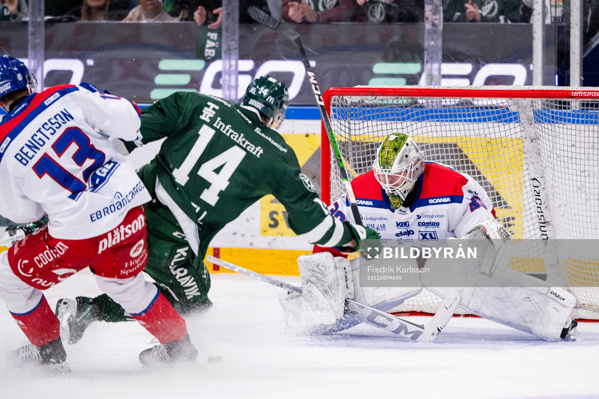 Färjestads Victor Ejdsell oroar framför Oskarshamns