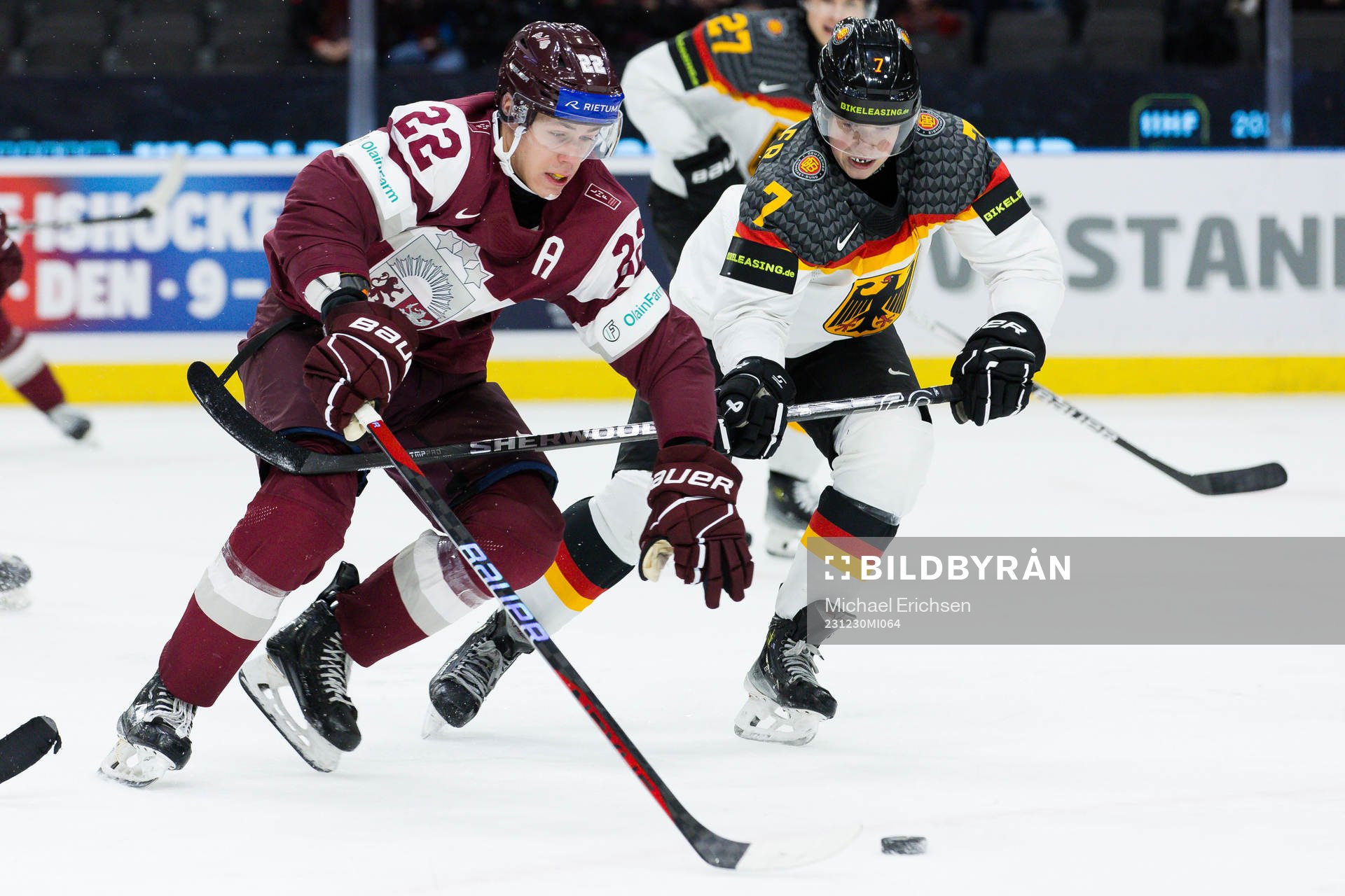Sandis Vilmanis of Latvia and Samuel Schindler of Germany