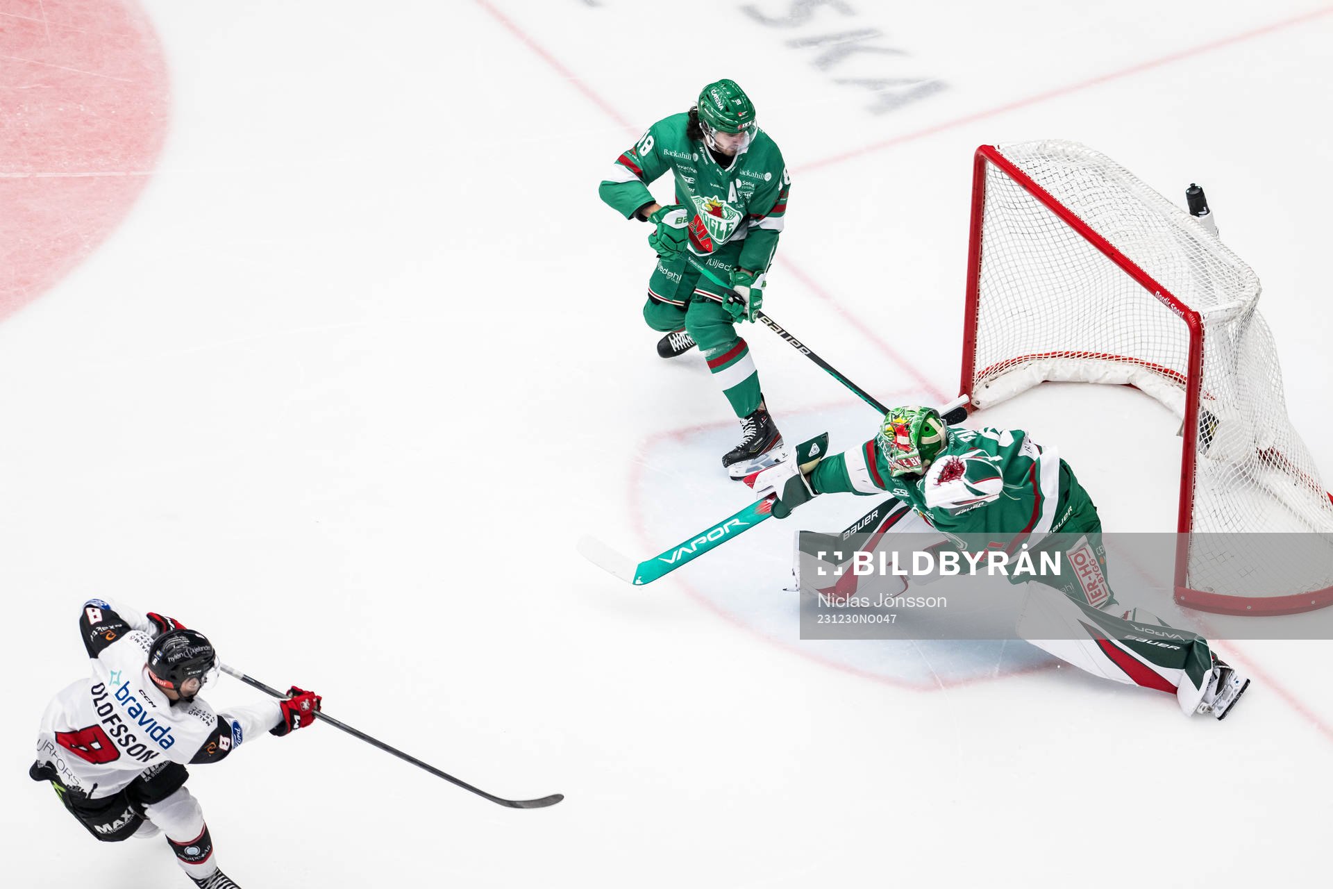 Malmö Redhawks Johan Olofsson gör 0-1 bakom Rögles