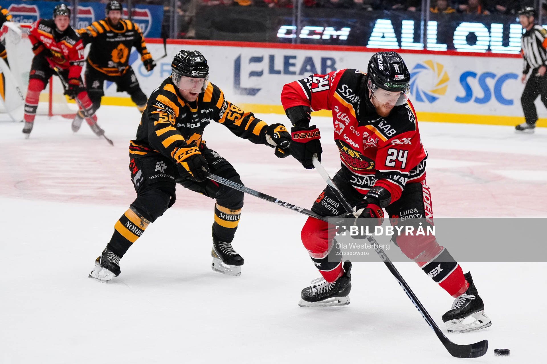Skellefteås Oskar Nilsson och Luleås Brendan Shinnimin