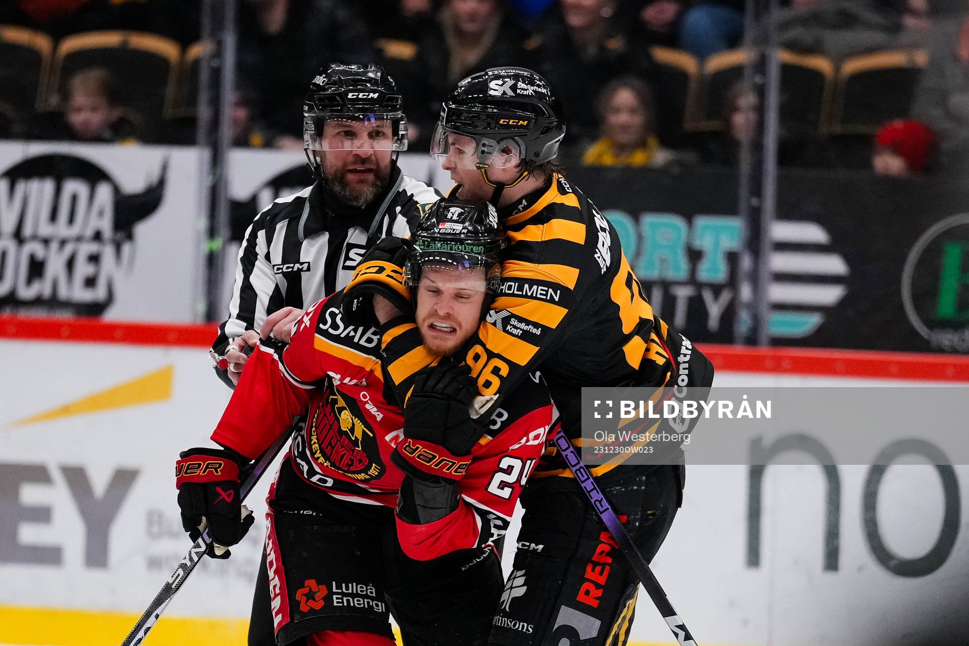 Skellefteås Rickard Hugg  och Luleås Brendan Shinnimin