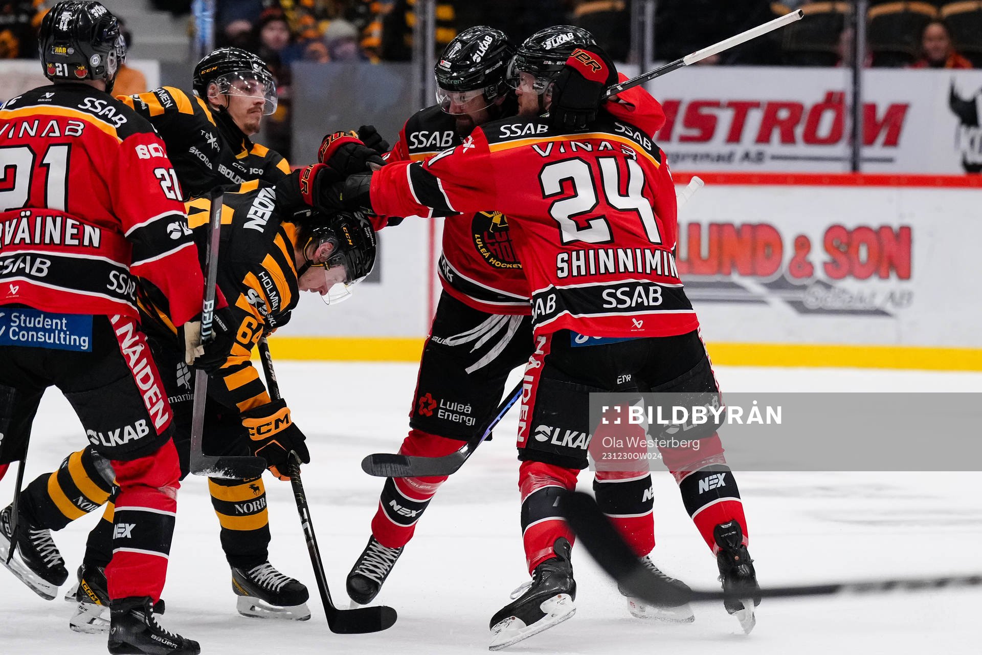 Skellefteås Jonathan Pudas och Luleås Brendan Shinnimin