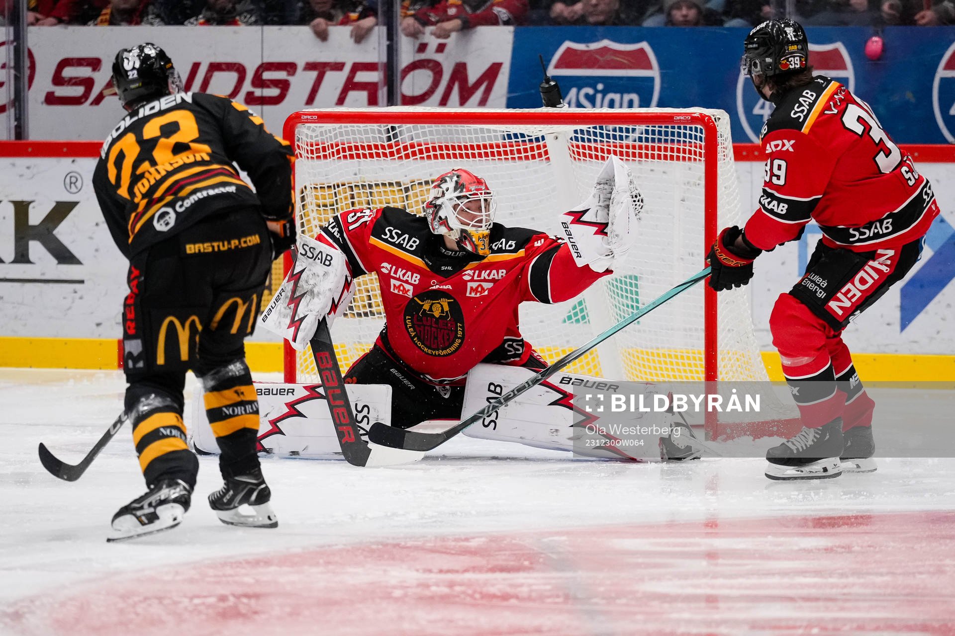Skellefteås Jonathan Johnson och Luleås målvakt Matteus