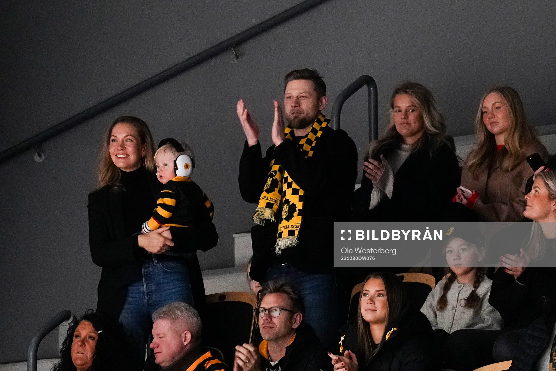 Skellefteås Oscar Möller hyllas på läktaren