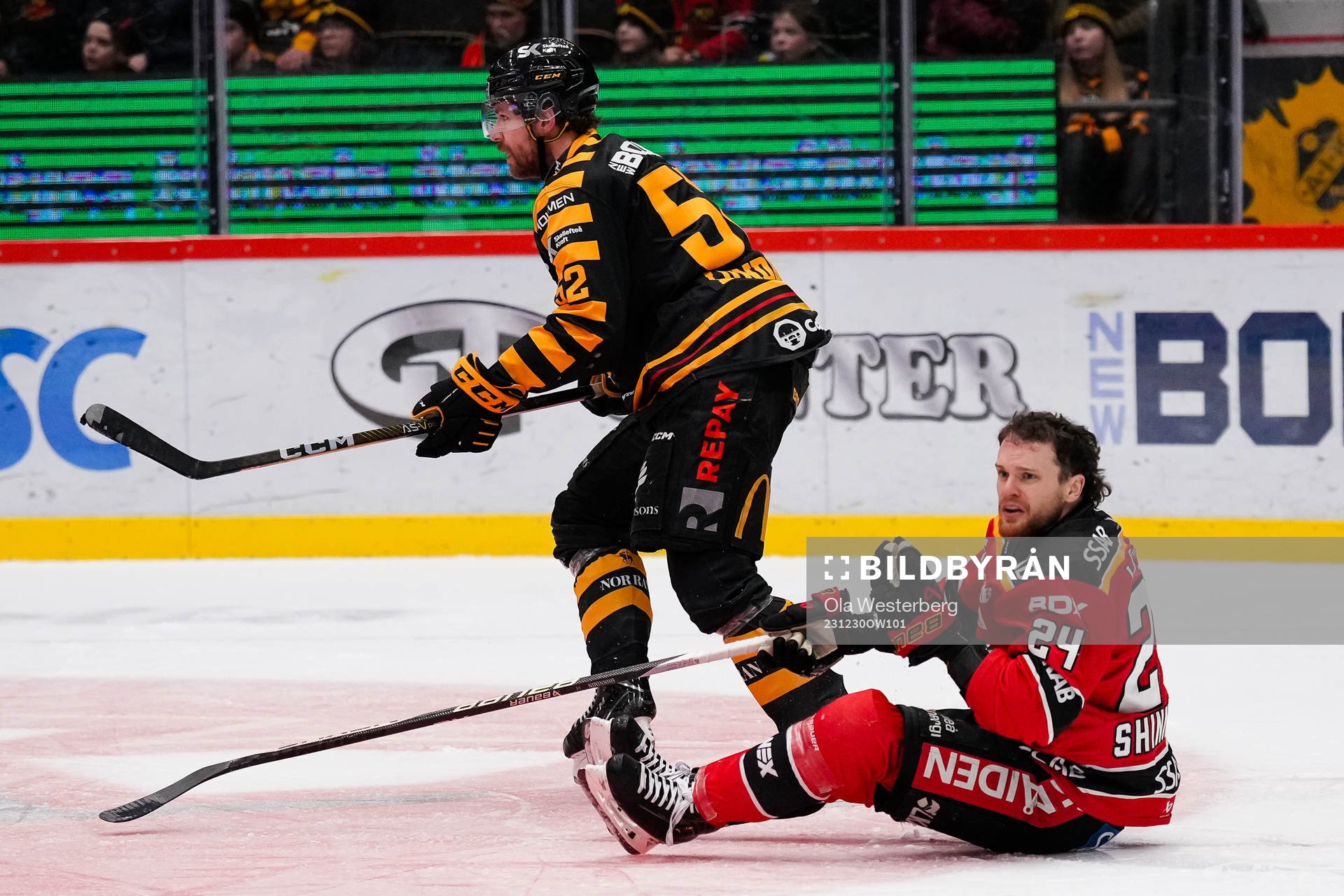 Skellefteås Arvid Lundberg och Luleås Brendan Shinnimin