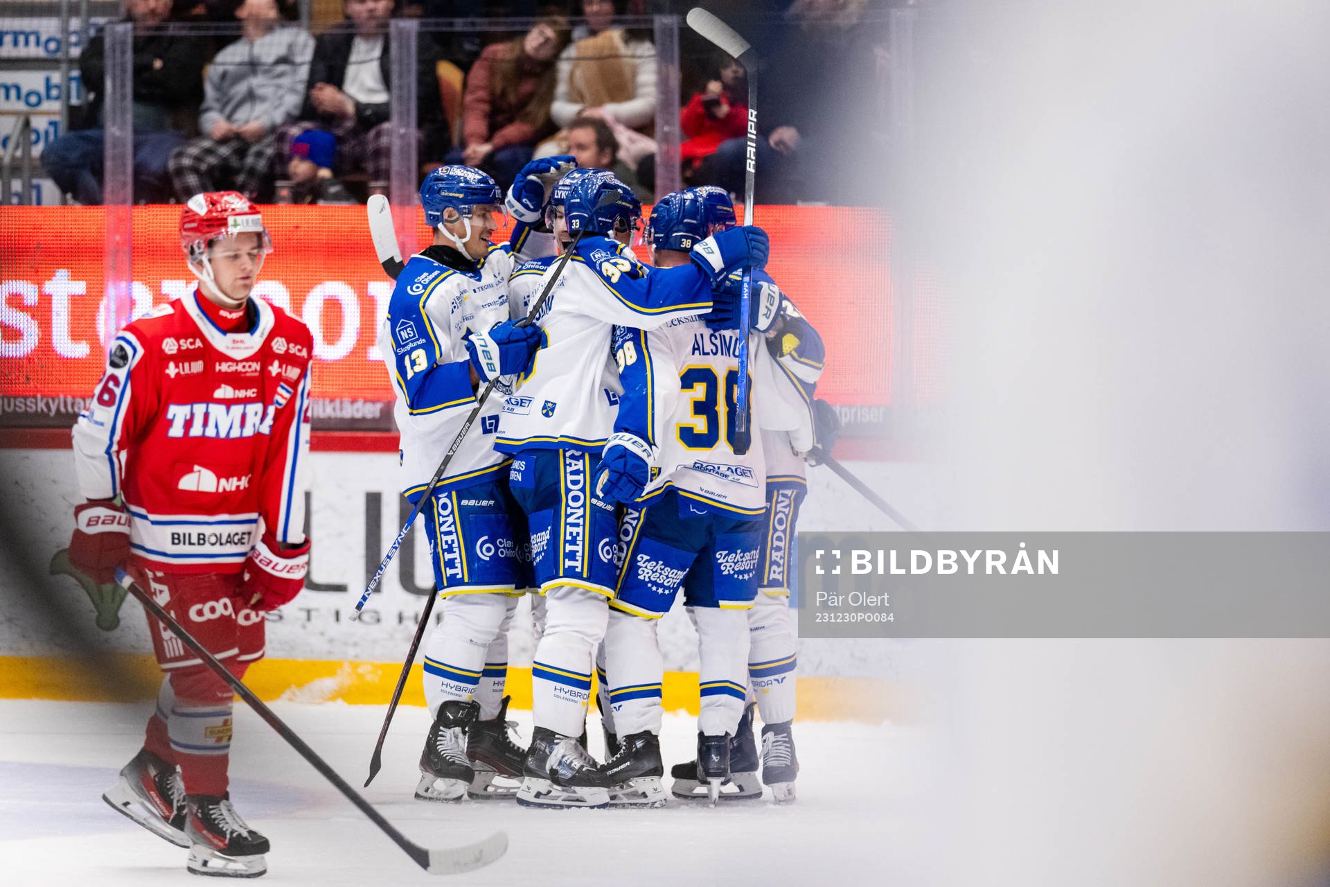 Leksands spelare jublar med Lucas Elvenes