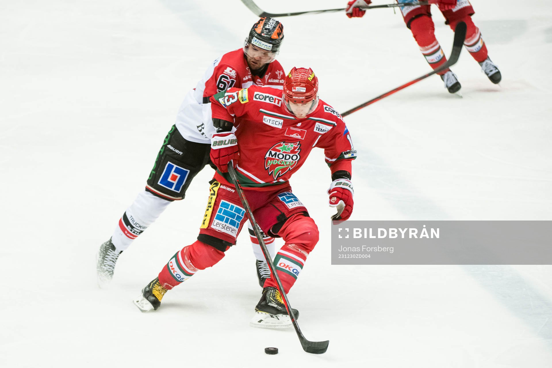 Örebros Ludvig Larsson och MoDos Mikael Ruohomaa