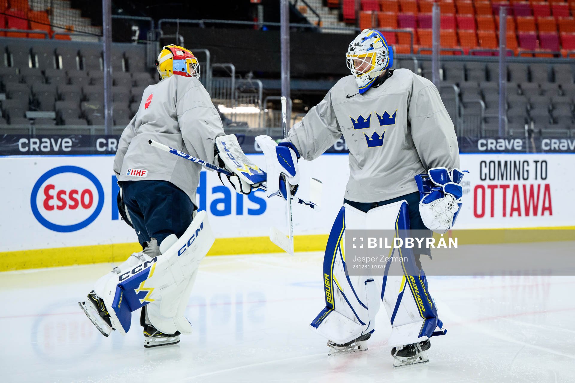 goaltender Hugo Hävelid and goaltender Melker Thelin of