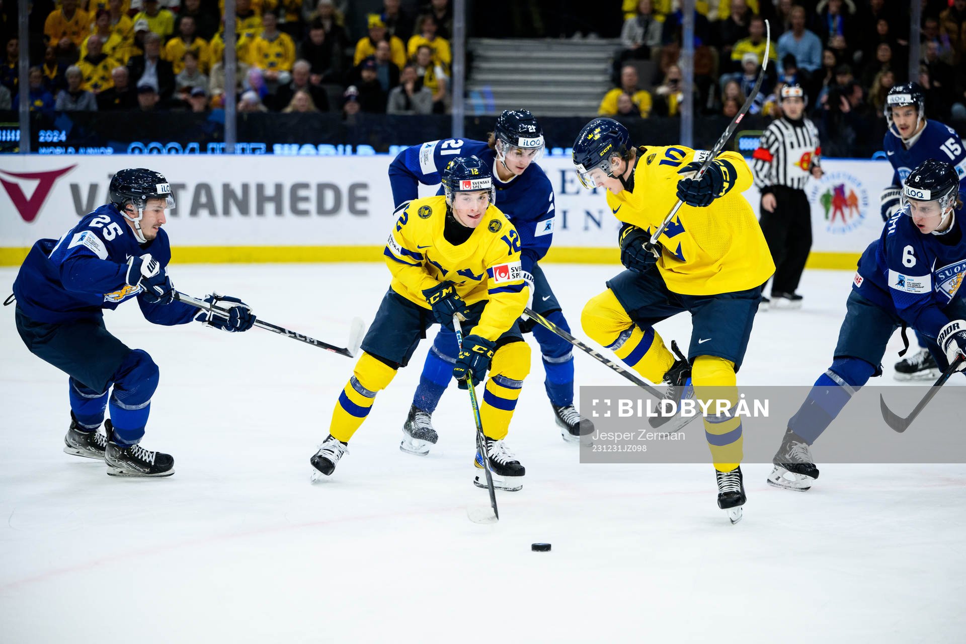 Noah Östlund of Sweden