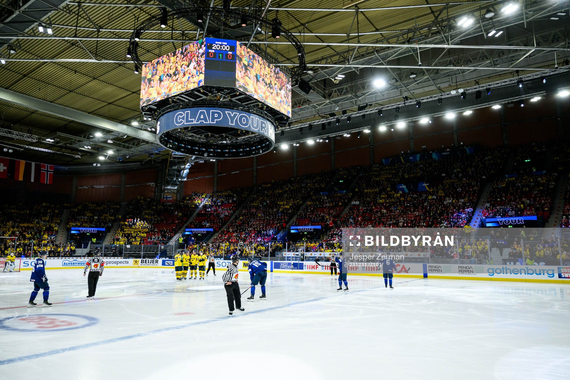 Spectators in the arena Scandinavium