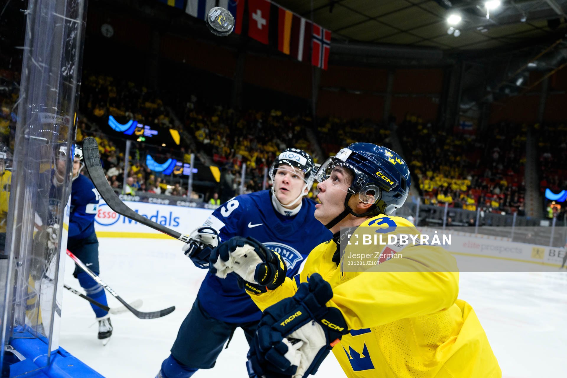 Elias Salomonsson of Sweden and Lenni Hameenaho of Finland