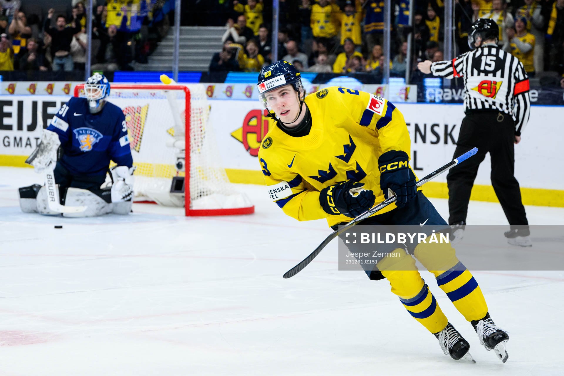 Jonathan Lekkerimäki of Sweden celebrating