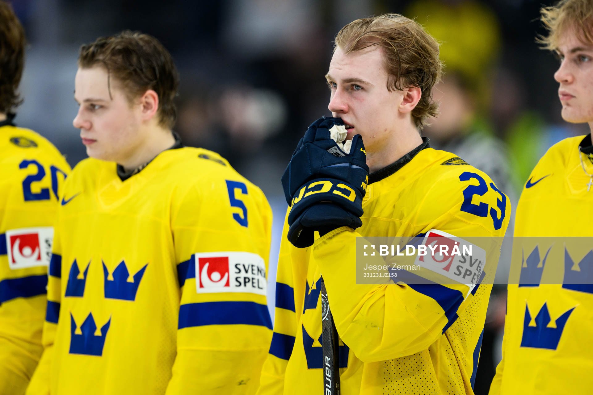 Jonathan Lekkerimäki of Sweden looks dejected