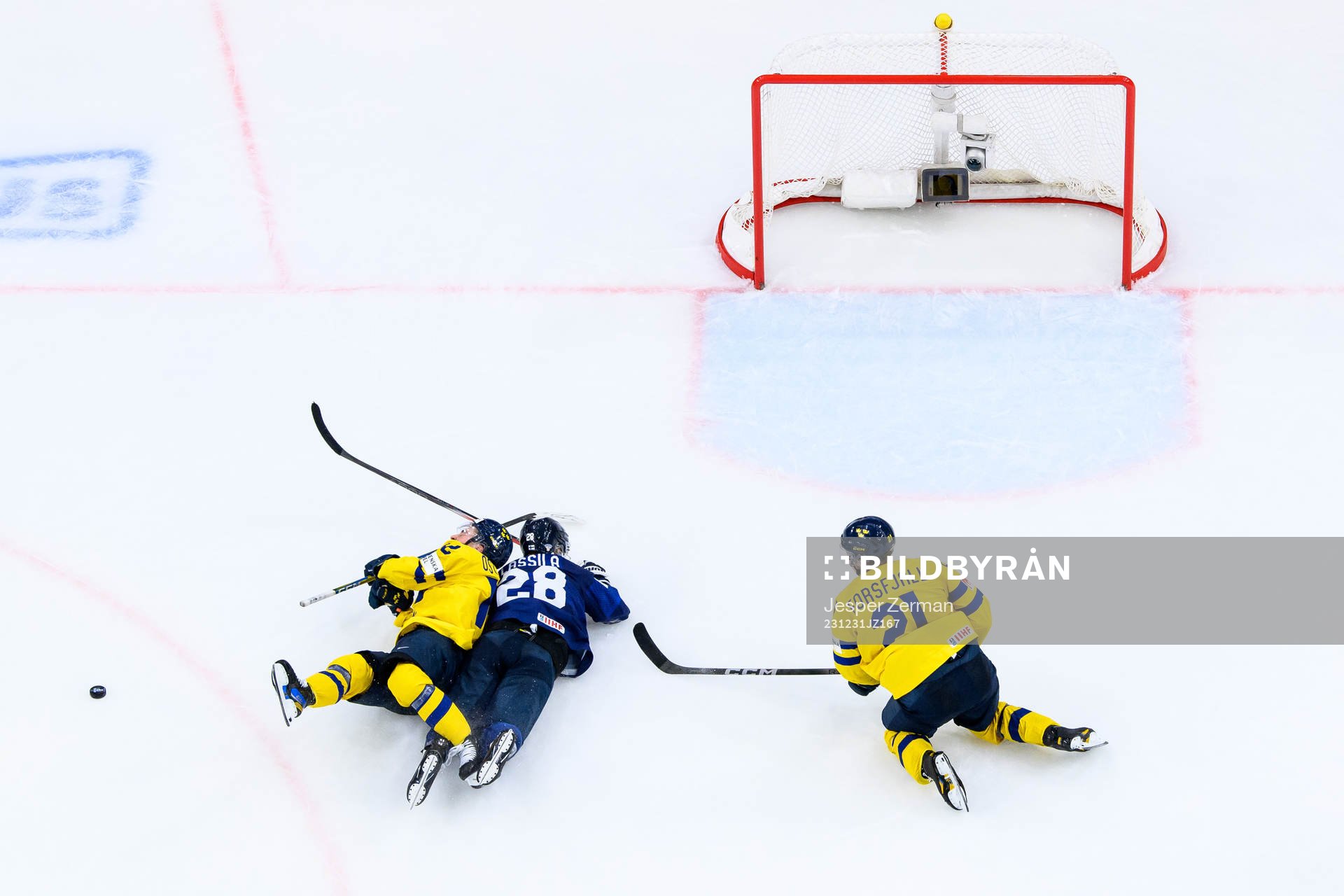 Noah Östlund and Zeb Forsfjäll of Sweden against Jere