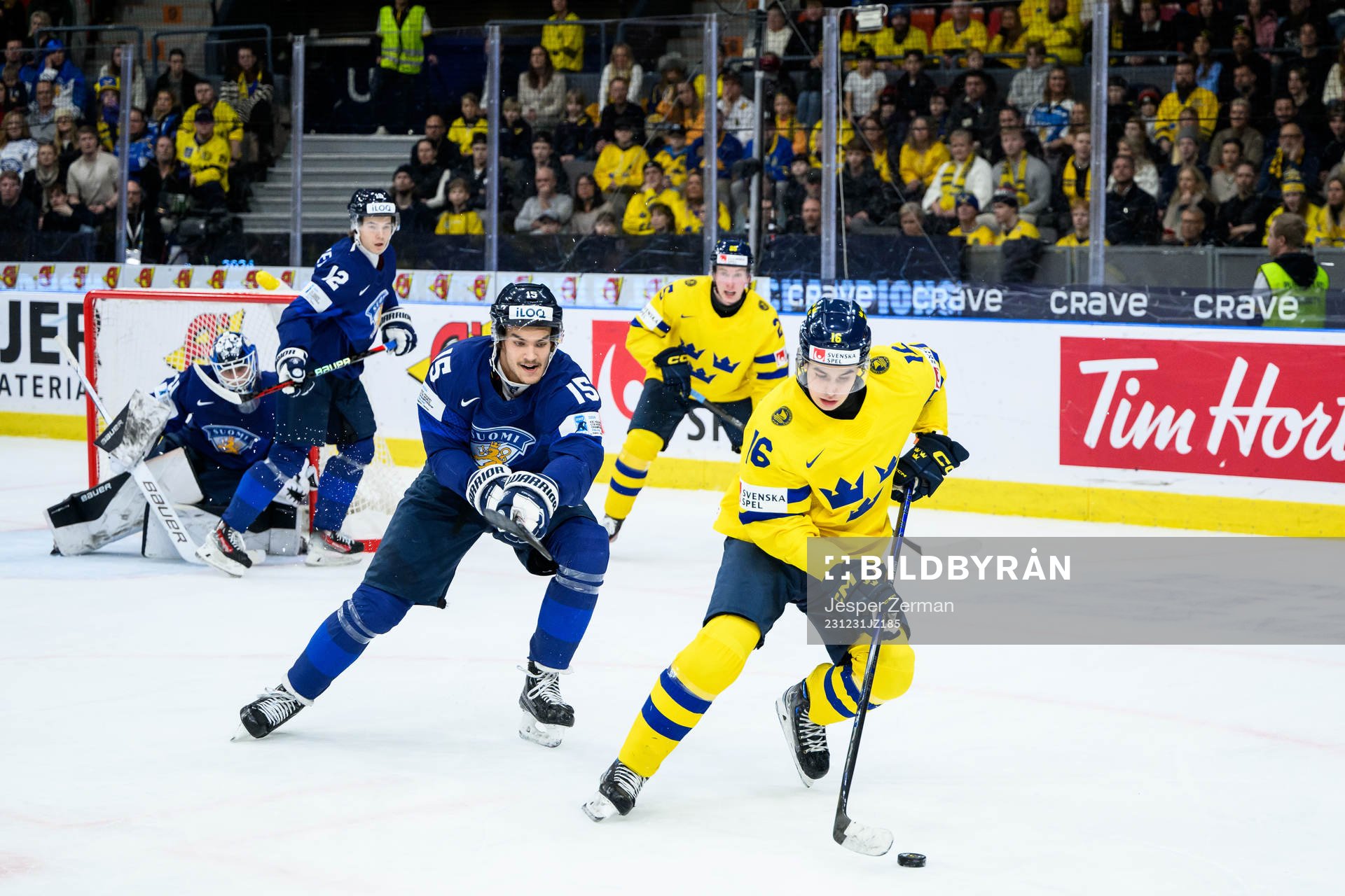Jesse Pulkkinen of Finland and Felix Unger Sörum of Sweden