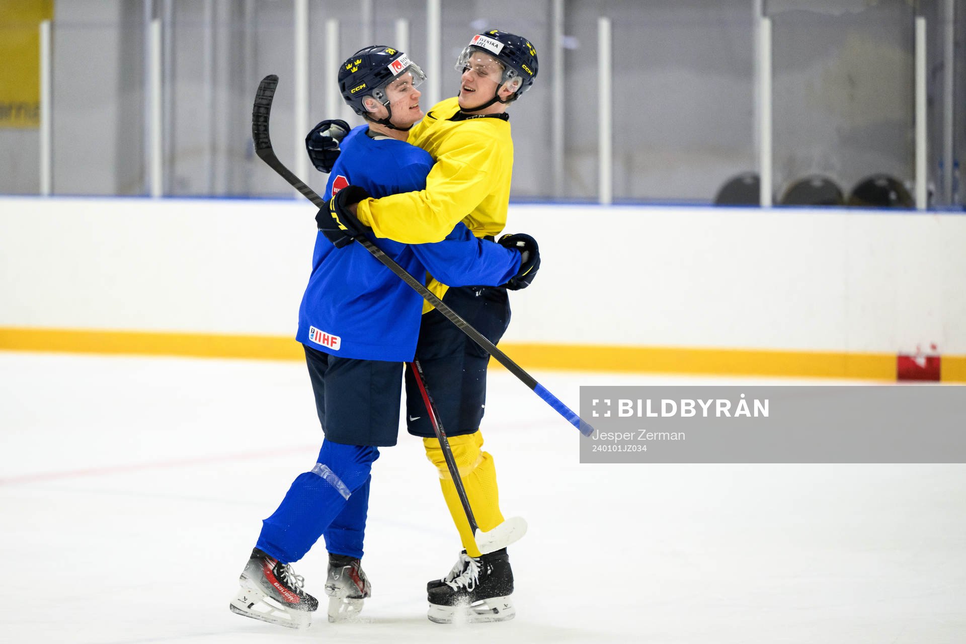 Tom Willander and Elias Pettersson of Sweden at a practice