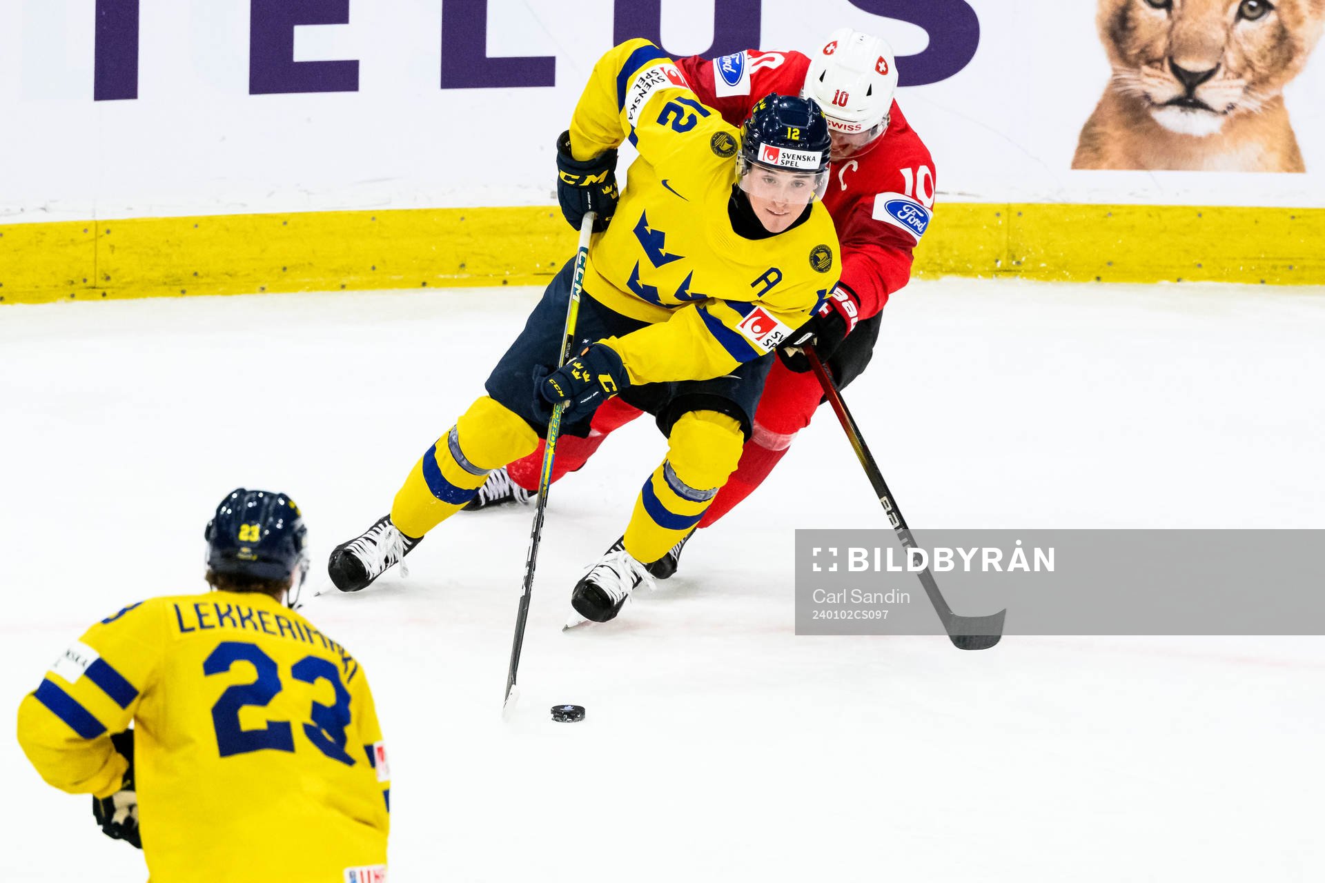 Noah Östlund of Sweden and Jonas Taibel of Switzerland