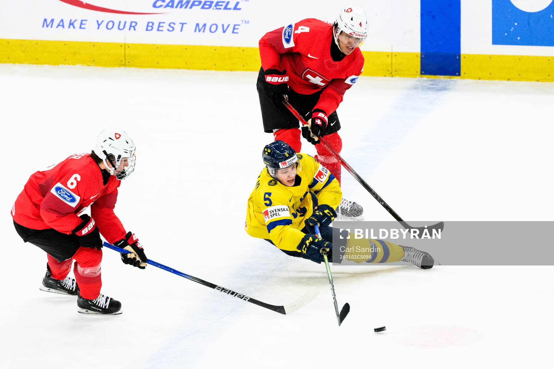 Jamiro Reber and Rodwin Dionicio of Switzerland against