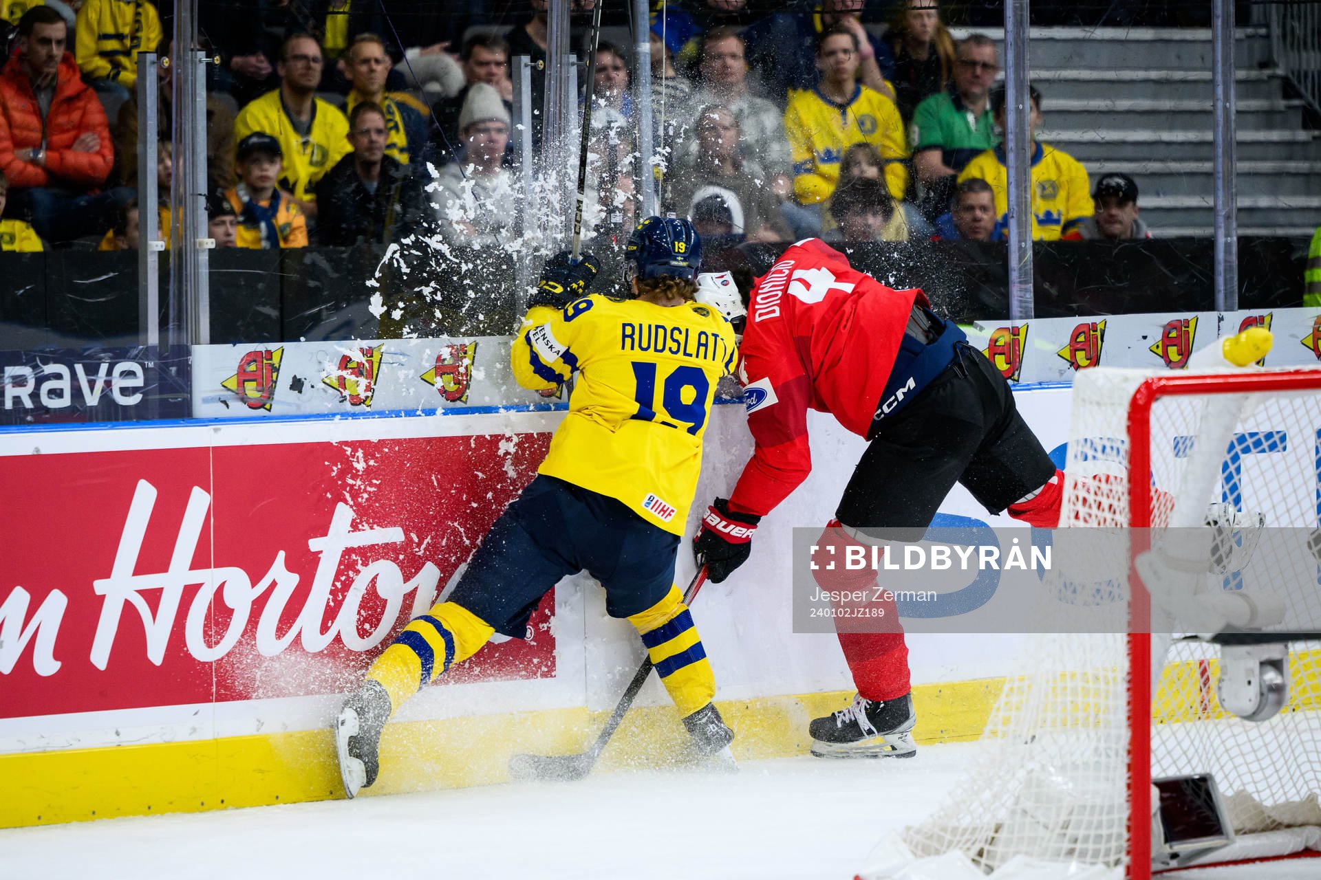 Rasmus Rudslätt of Sweden and Rodwin Dionicio of