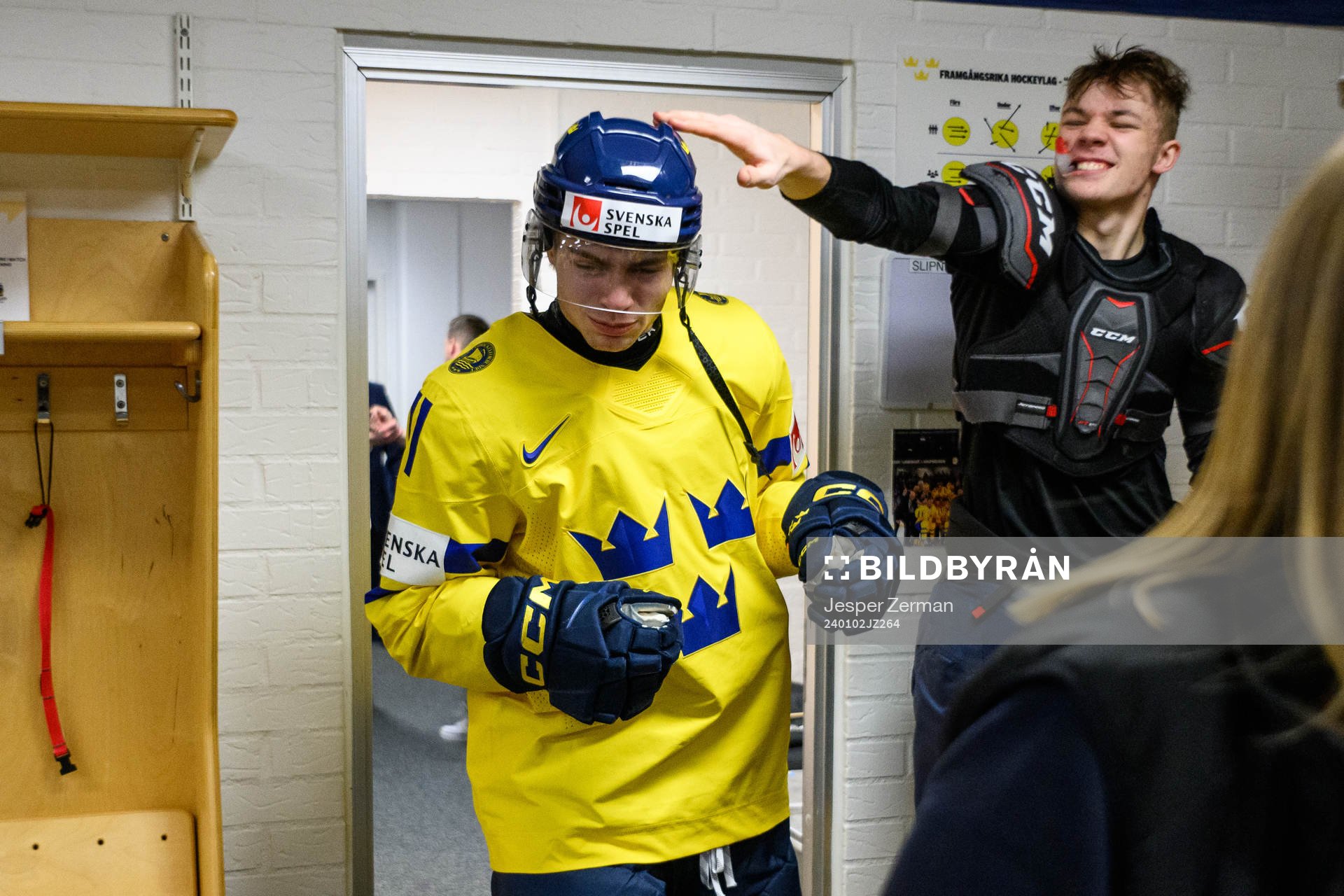 Isac Born and Anton Wahlberg celebrate
