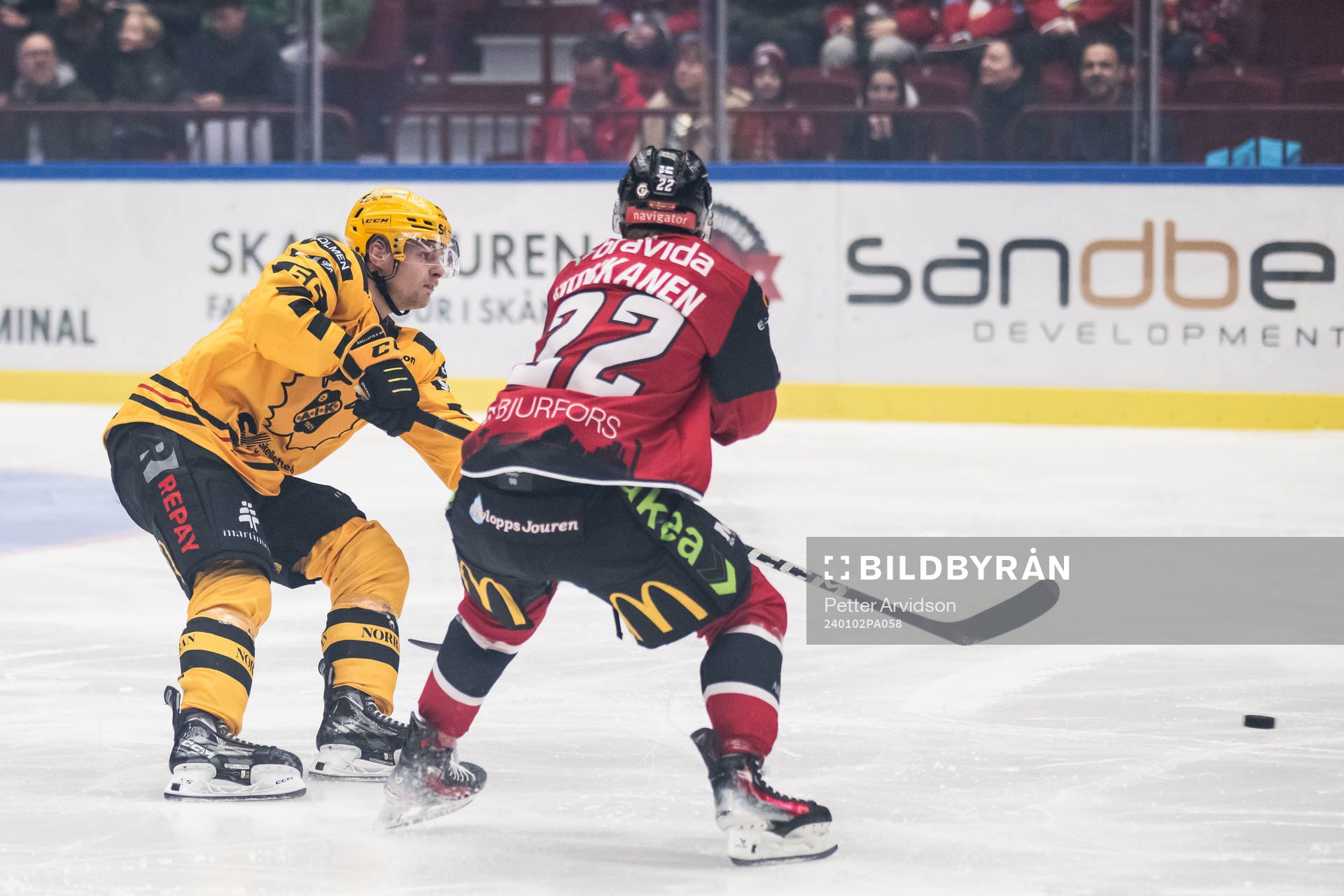 Skellefteås Anton Olsson och Malmö Redhawks Janne