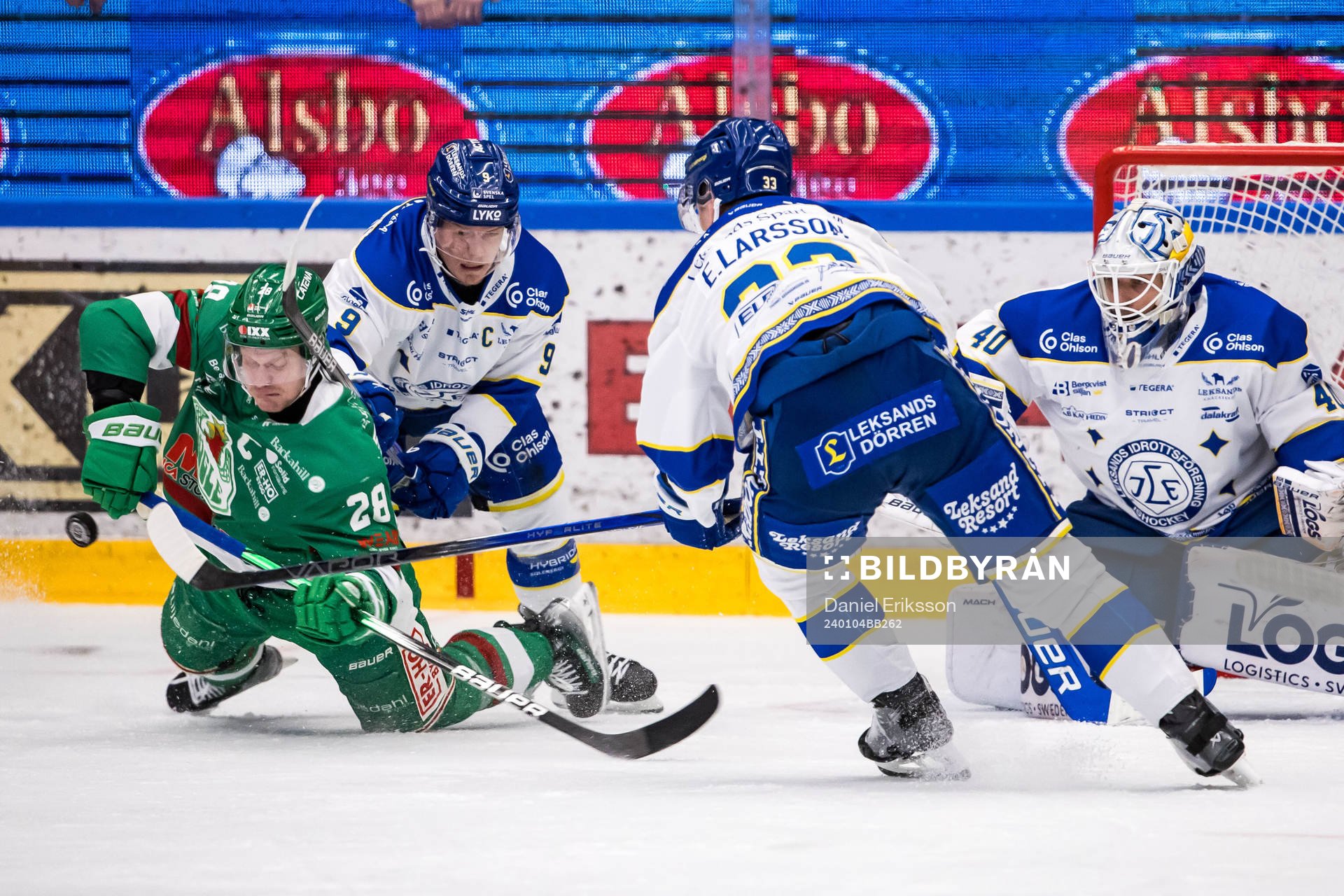 Rögles Anton Bengtsson och Leksands Patrik Zackrisson och