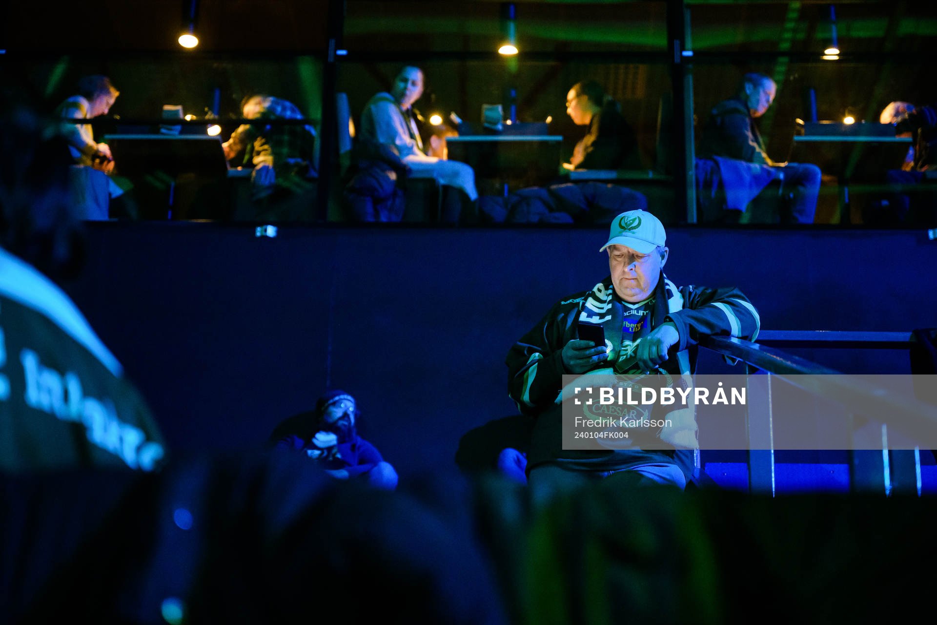 Färjestads supportrar väntar på matchen