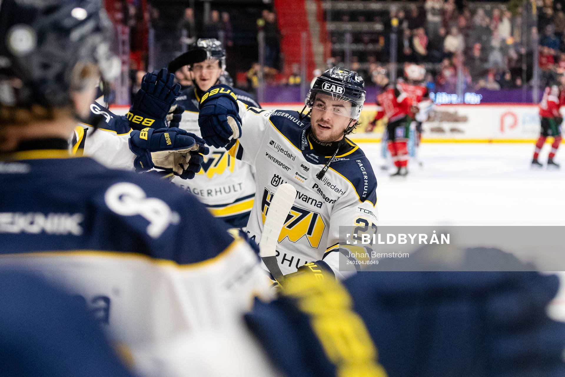 HV71s Robert Nardella jublar