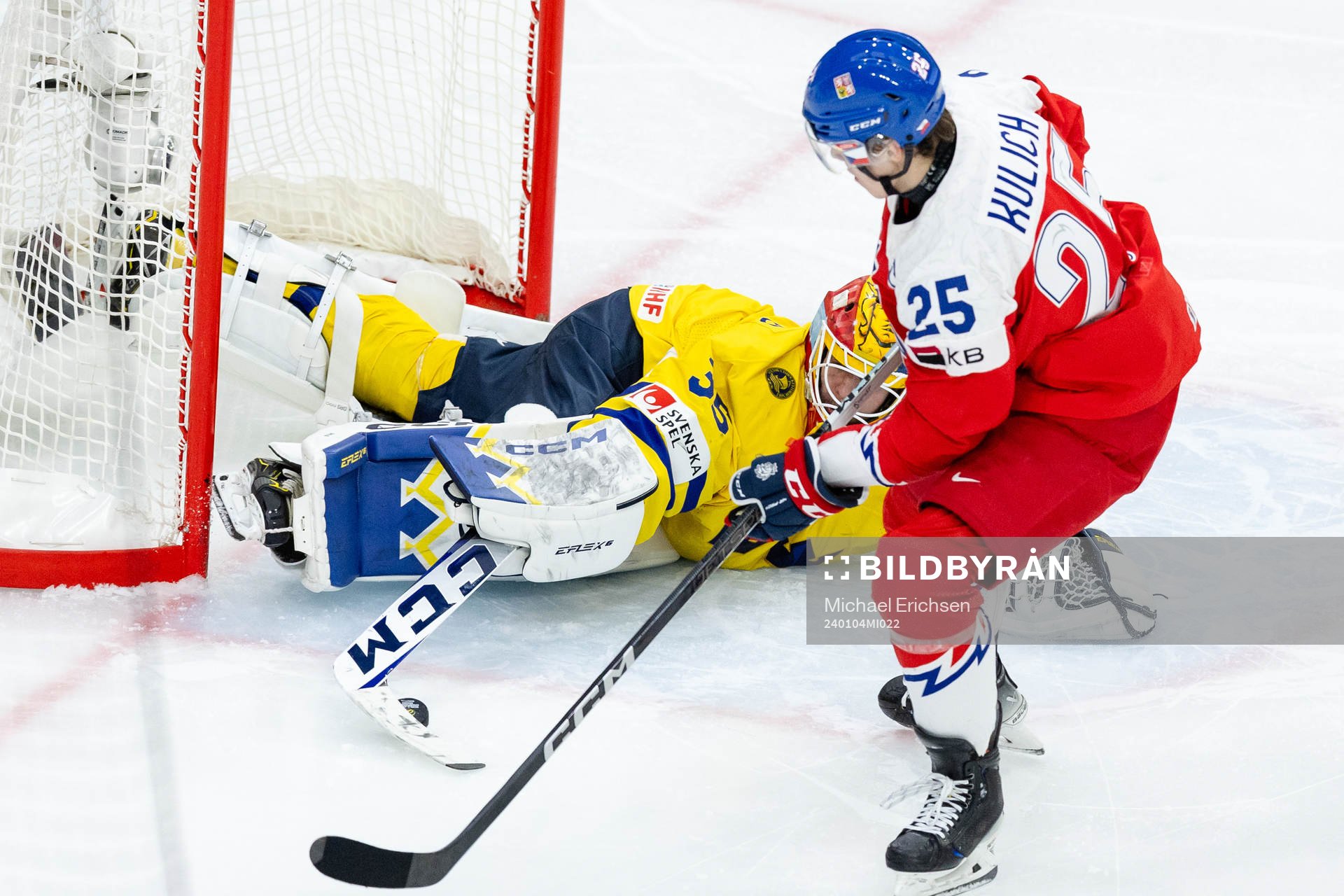Goaltender Hugo Hävelid of Sweden and Jiri Kulich of Czech