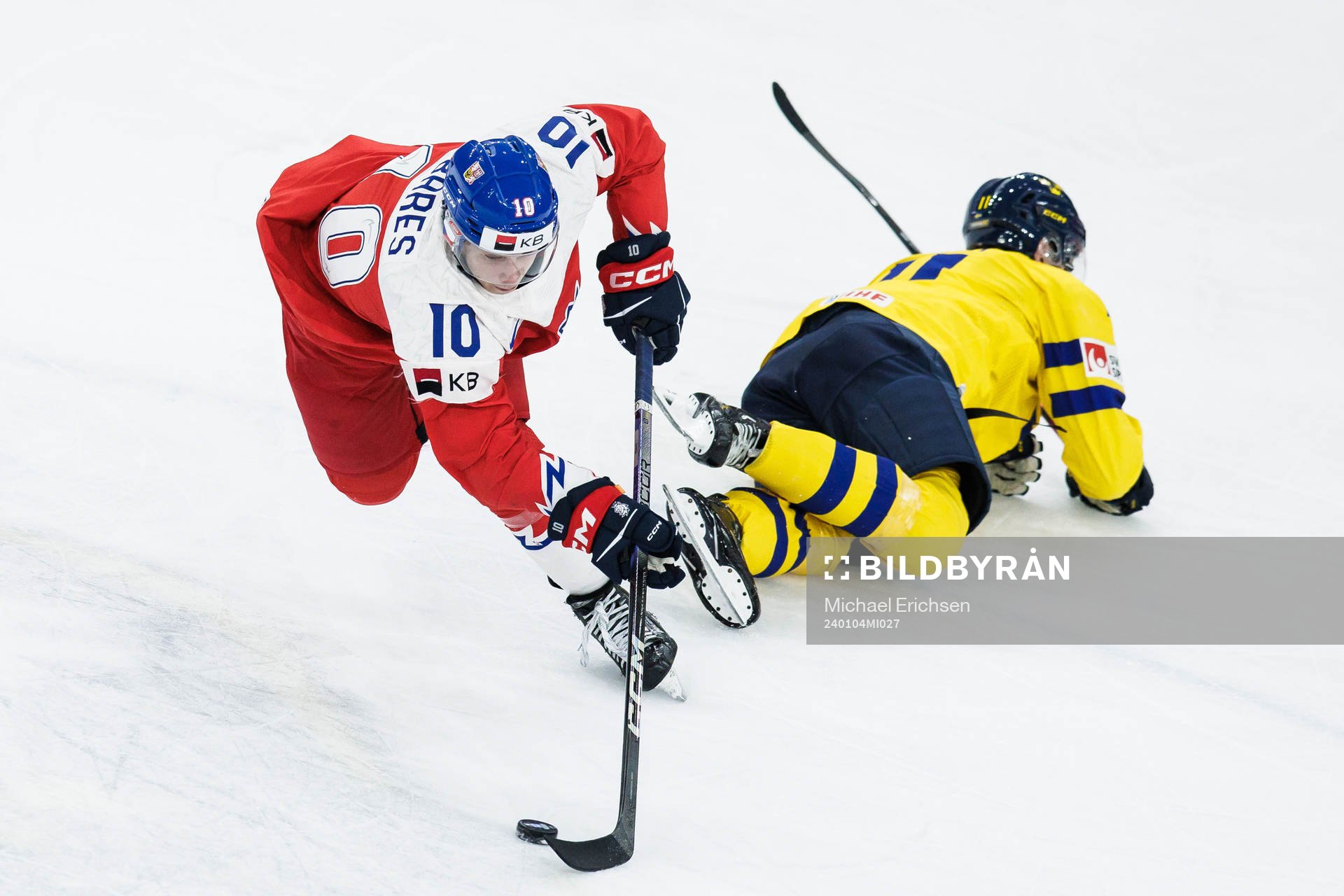 Adam Bares of Czech Republic and Isac Born of Sweden