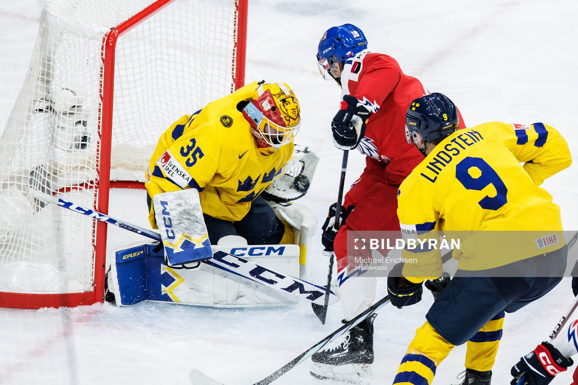 Goaltender Hugo Hävelid of Sweden