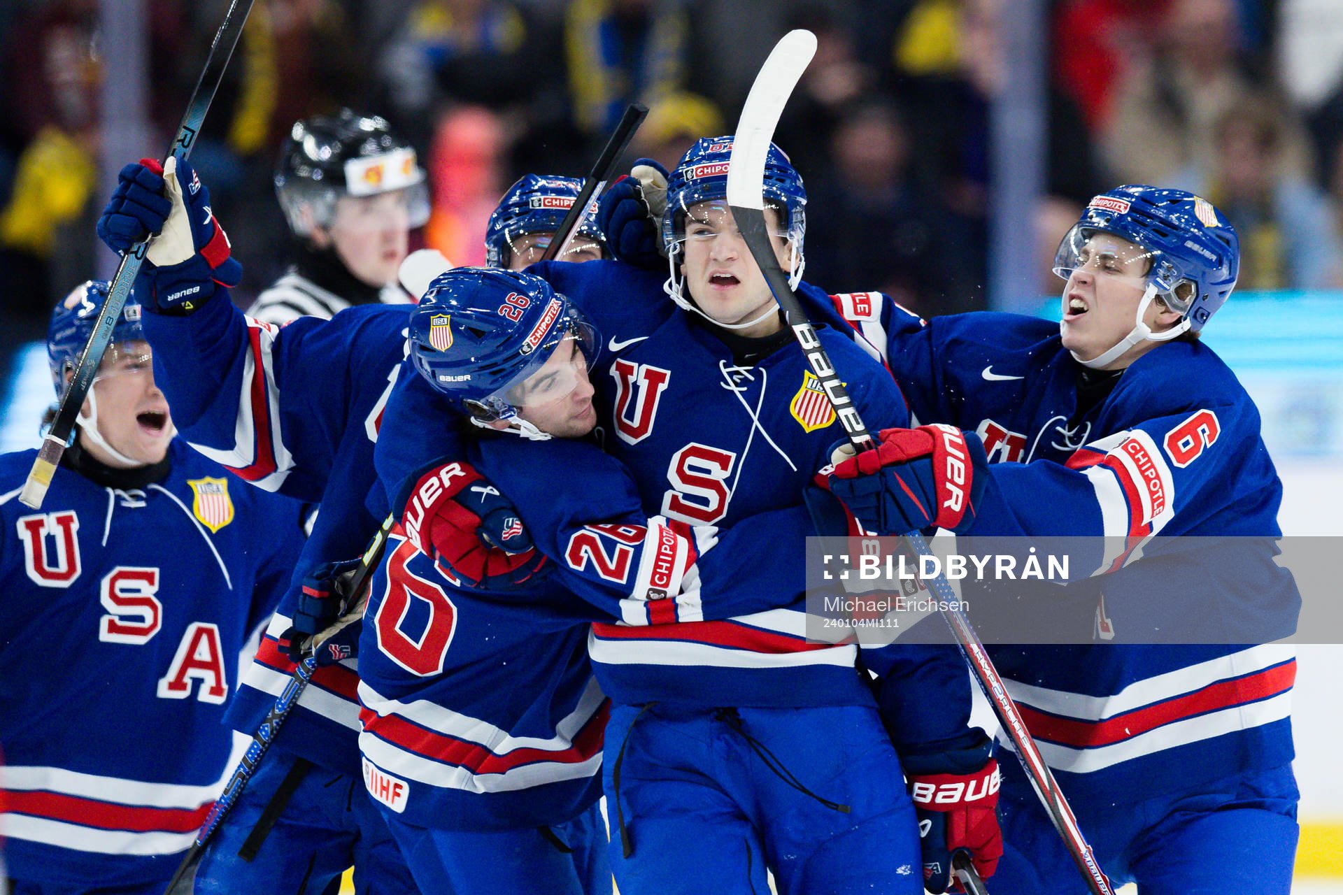 Jimmy Snuggerud of USA celebrates the 1-2 goal