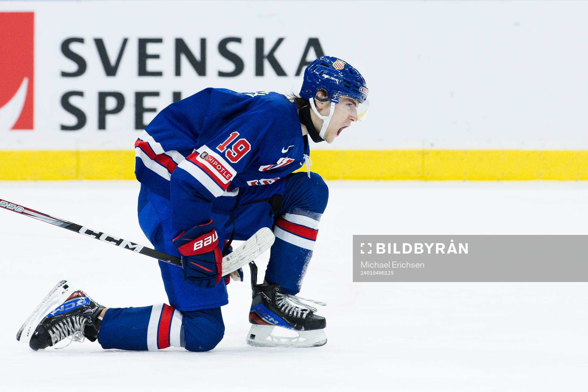 Cutter Gauthier of USA celebrates the 3-2 goal